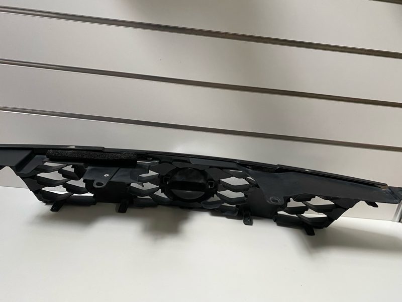 Genuine Front Bumper Grill Nissan X-TRAIL T31 PFL 2007-2010 Used