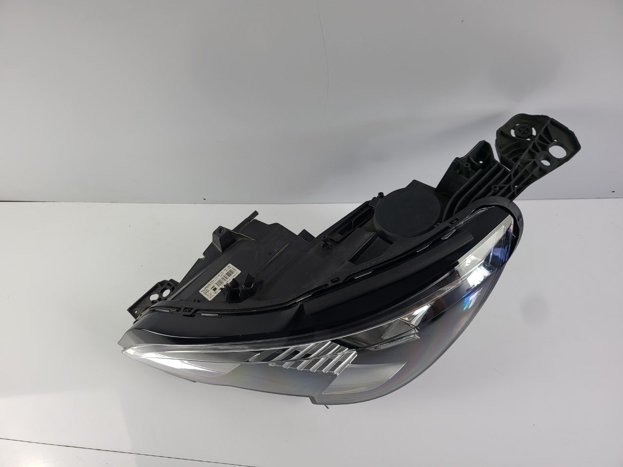Genuine LH Headlight Peugeot 3008 & 5008 P84 P87 2018 -2020 Used