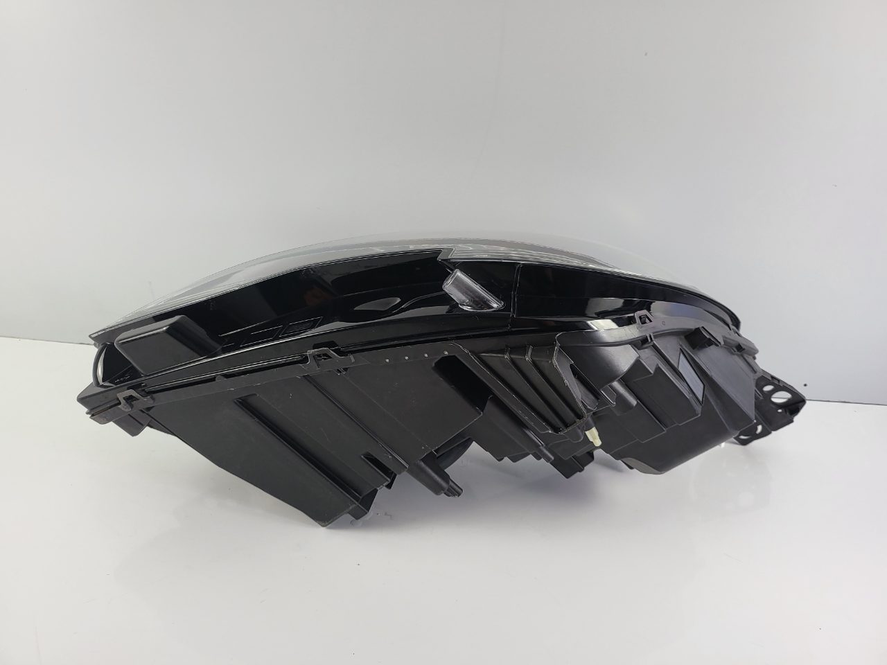 Genuine LH Headlight Peugeot 3008 & 5008 P84 P87 2018 -2020 Used