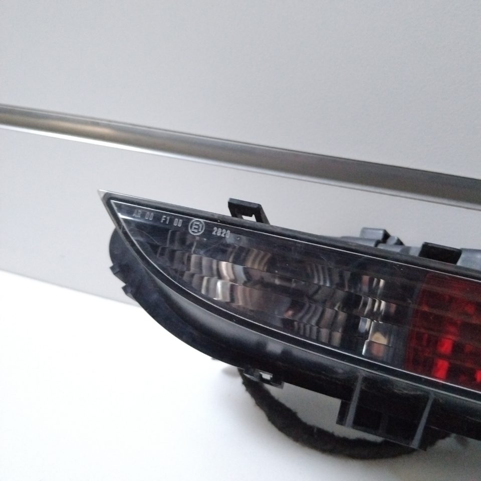 Genuine Reverse and Rear Tail Fog Light Peugeot RCZ T75 PFL 2009-2012 Used