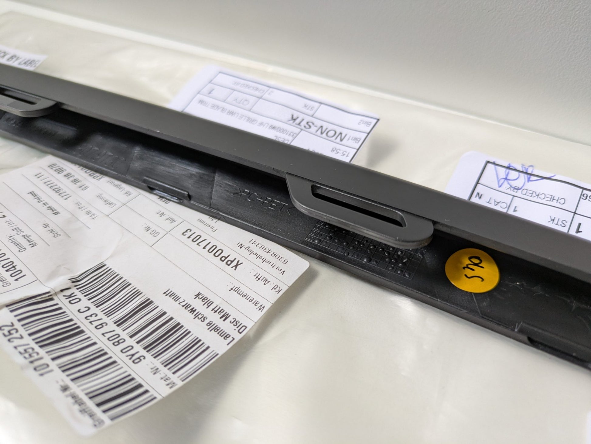 Genuine LH Centre Blade Grill Trim Porsche Cayenne Turbo/S 9YA/9YB 2019-2023 New