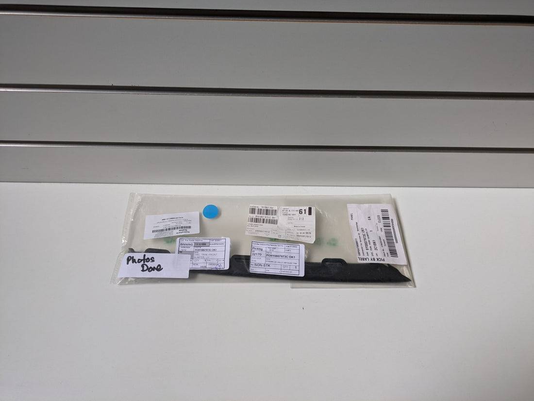 Genuine LH Centre Blade Grill Trim Porsche Cayenne Turbo/S 9YA/9YB 2019-2023 New