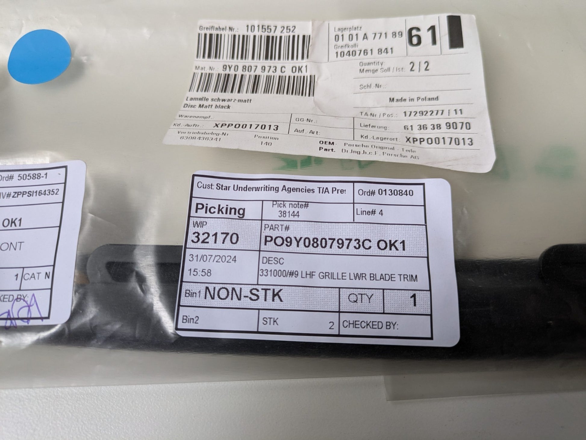 Genuine LH Centre Blade Grill Trim Porsche Cayenne Turbo/S 9YA/9YB 2019-2023 New