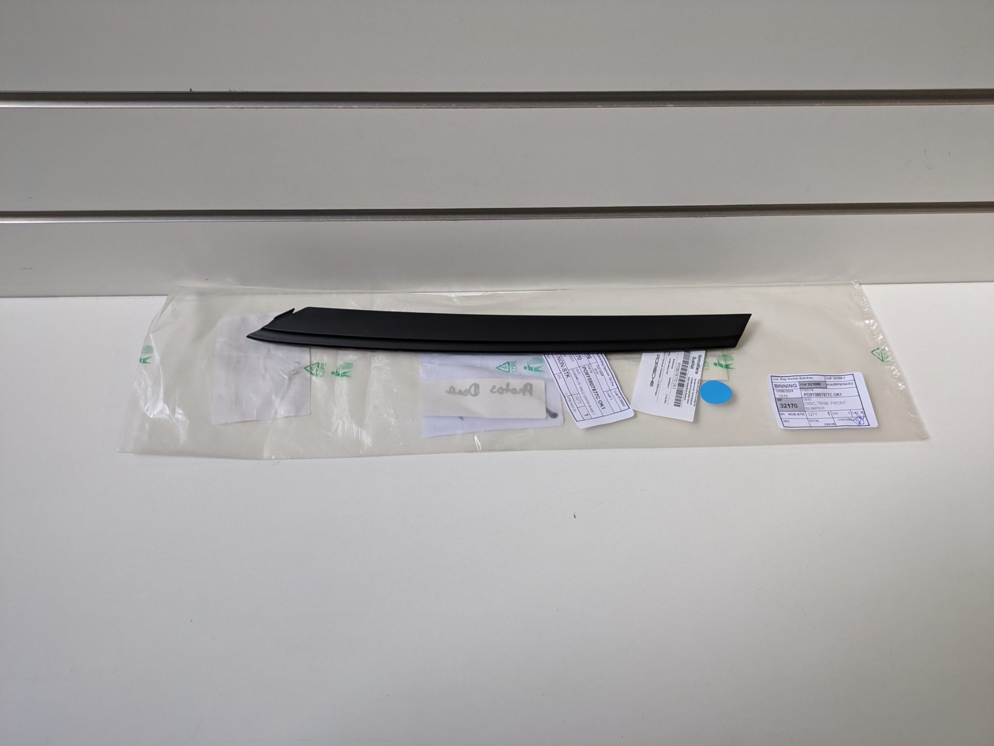 Genuine LH Center Molding Trim Porsche Cayenne Turbo/Turbo S 9YA/9YB 2019 - 2023 New
