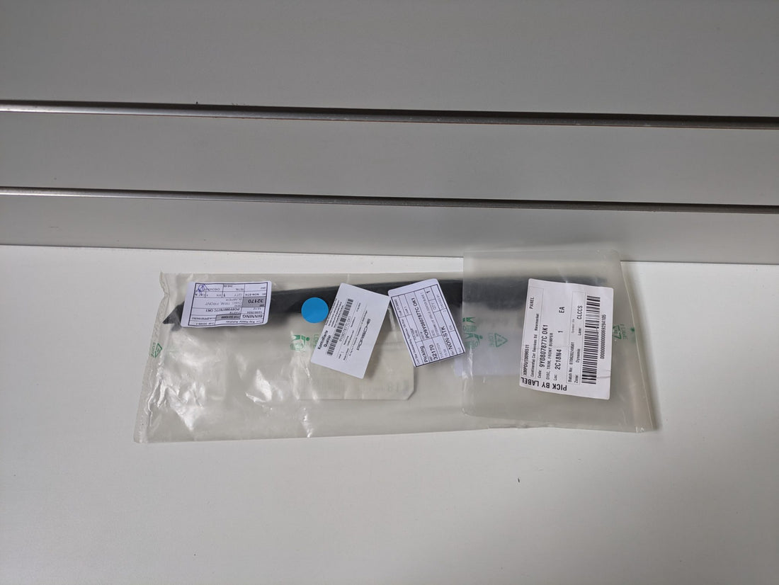 Genuine LH Center Molding Trim Porsche Cayenne Turbo/Turbo S 9YA/9YB 2019 - 2023 New