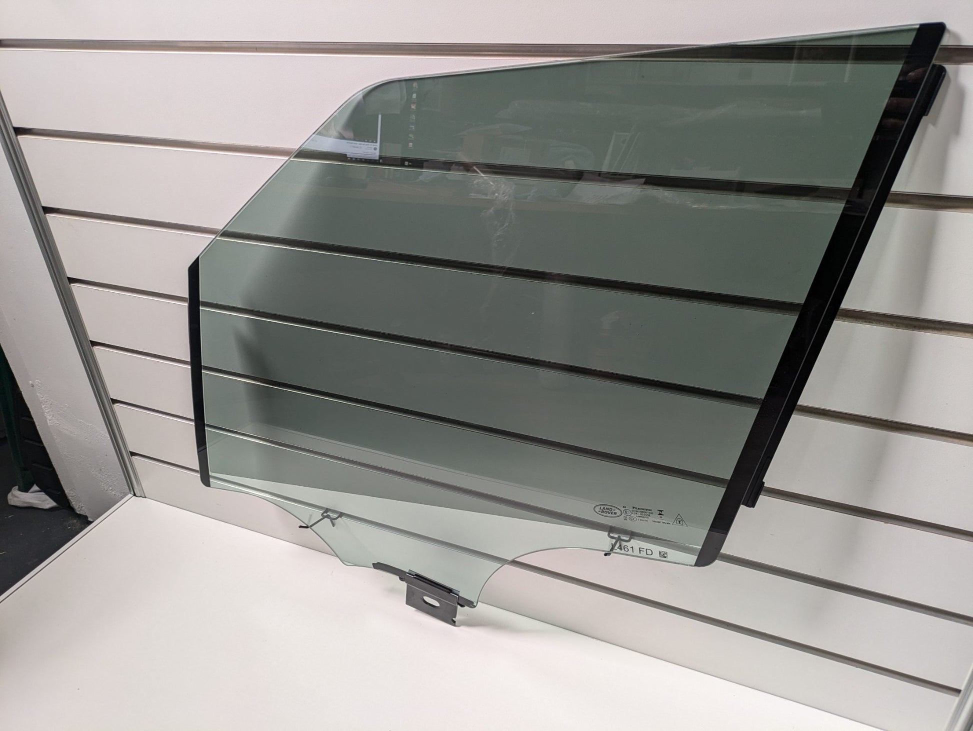 Genuine LH Front Glass Range Rover Sport L461 2022 - 2024 Used