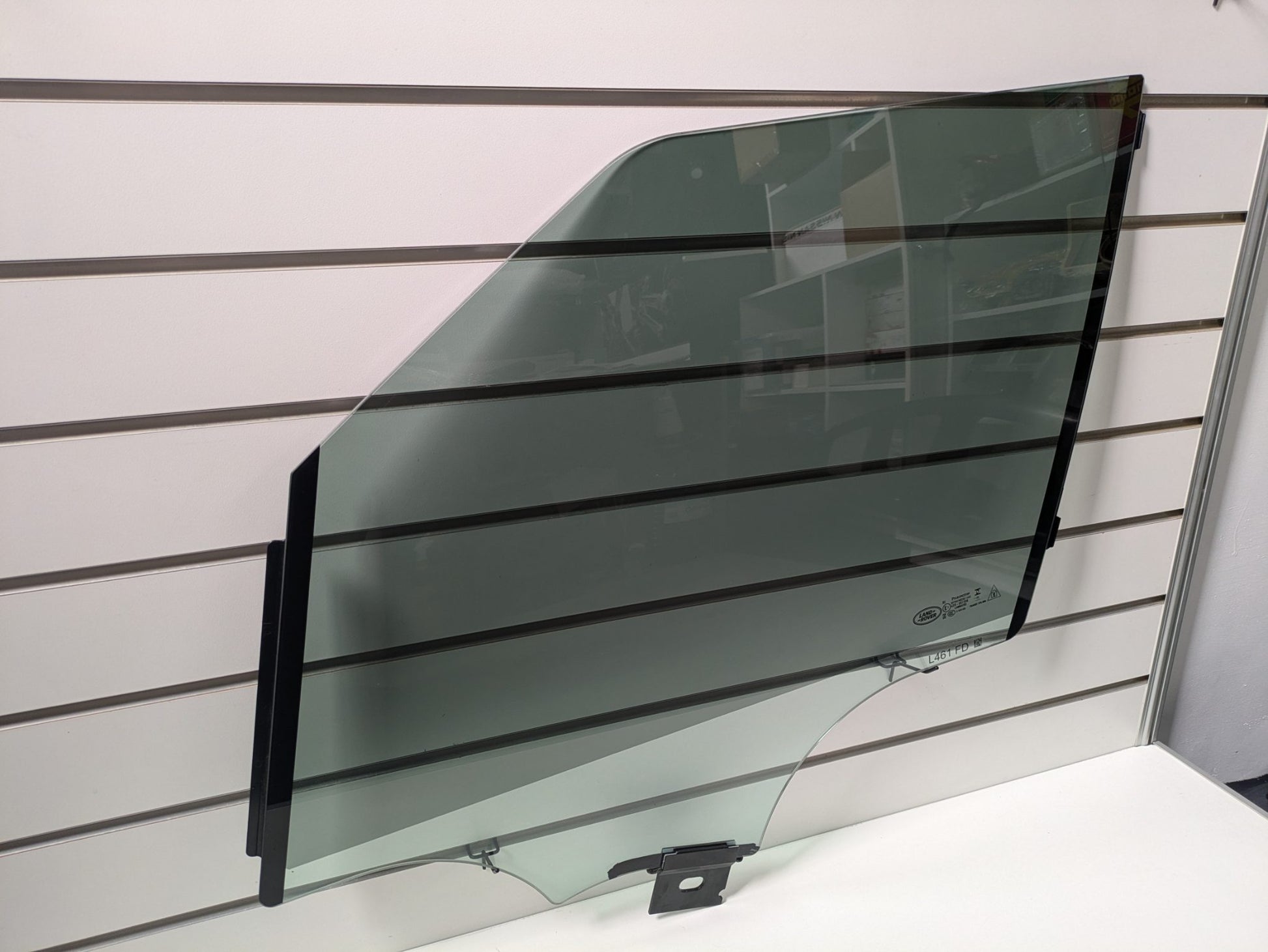Genuine LH Front Glass Range Rover Sport L461 2022 - 2024 Used