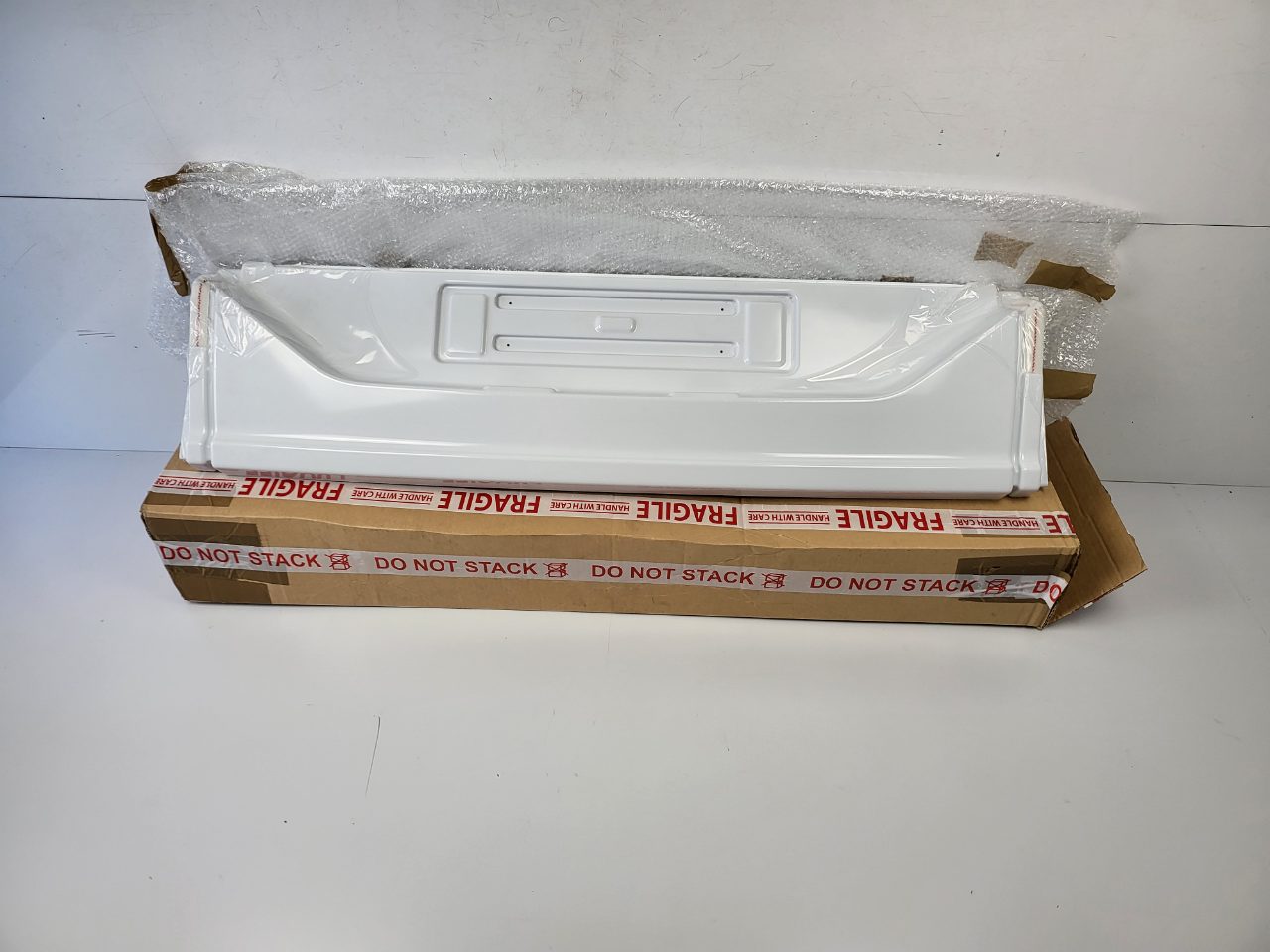 Genuine Rear Bumper Center Motorhome Carado / ETRUSCO / Sunlight / Laika 2015 - 2023 New