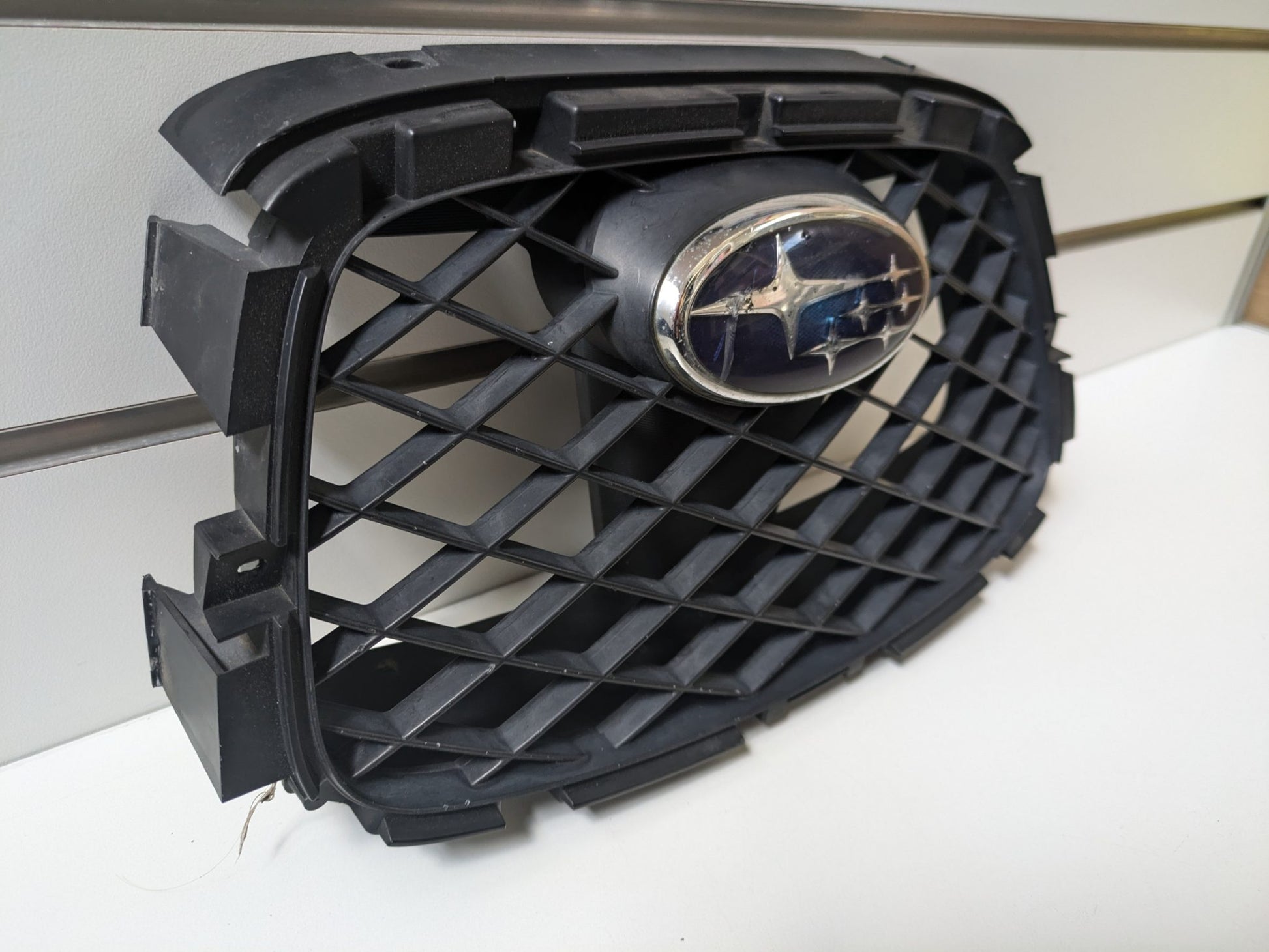 Genuine Radiator Grill Subaru Impreza Wrx GD Hawkeye 2005 -2007 Used