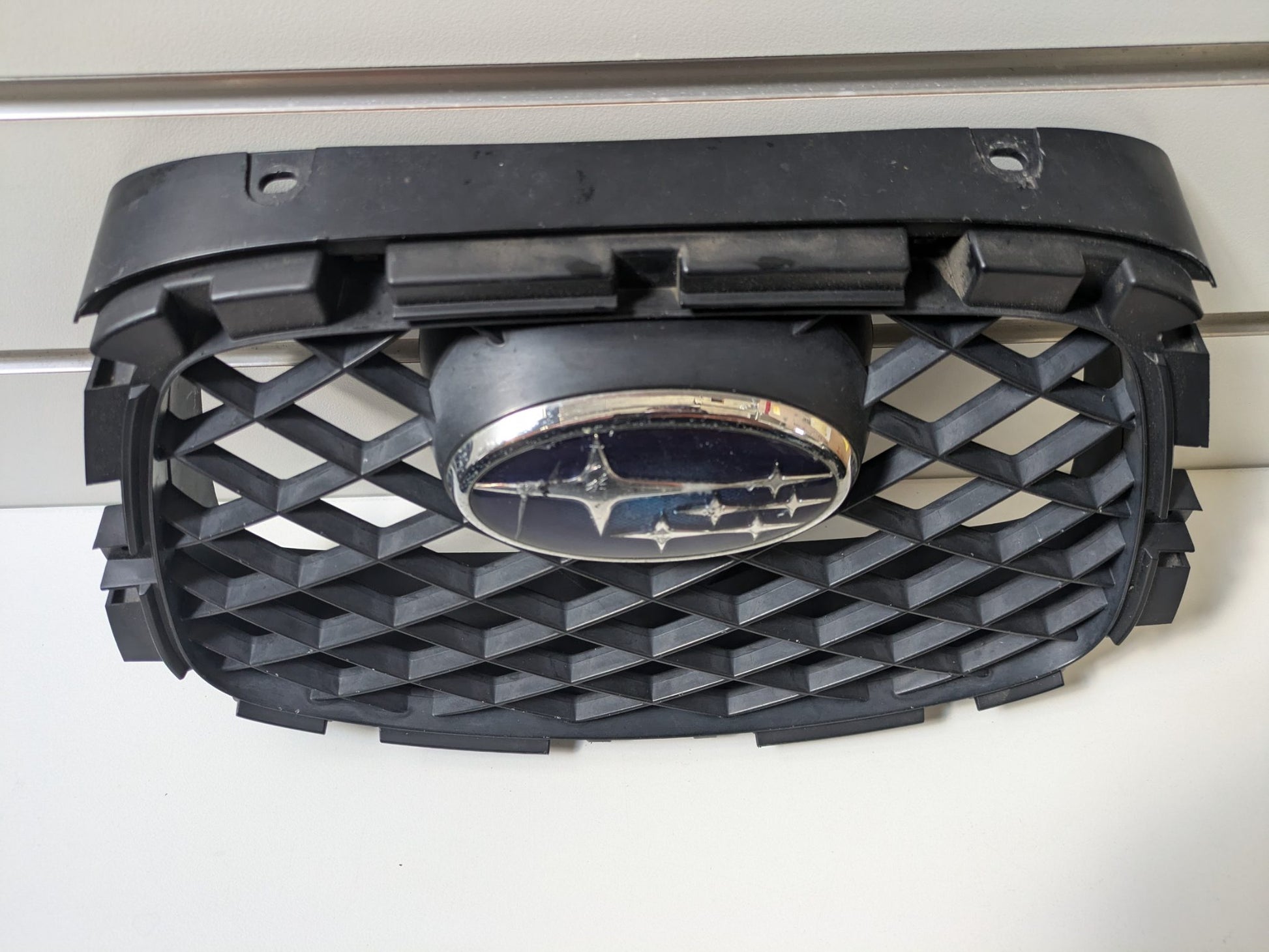 Genuine Radiator Grill Subaru Impreza Wrx GD Hawkeye 2005 -2007 Used