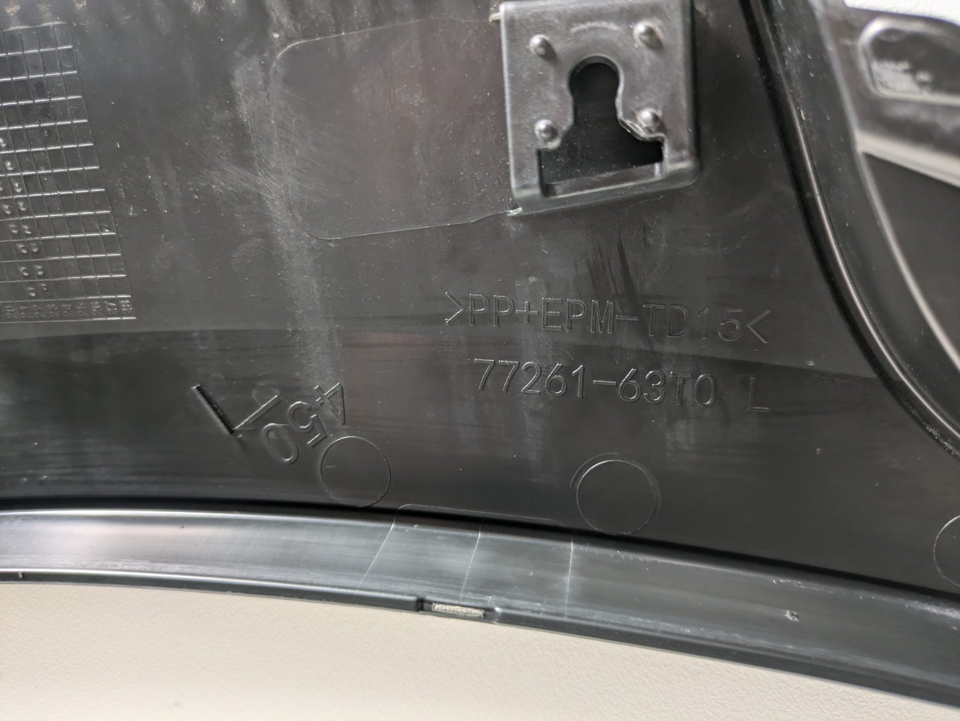 Genuine Fender Trim Molding Rear Left Suzuki S-Cross 2022 - 2025 Used