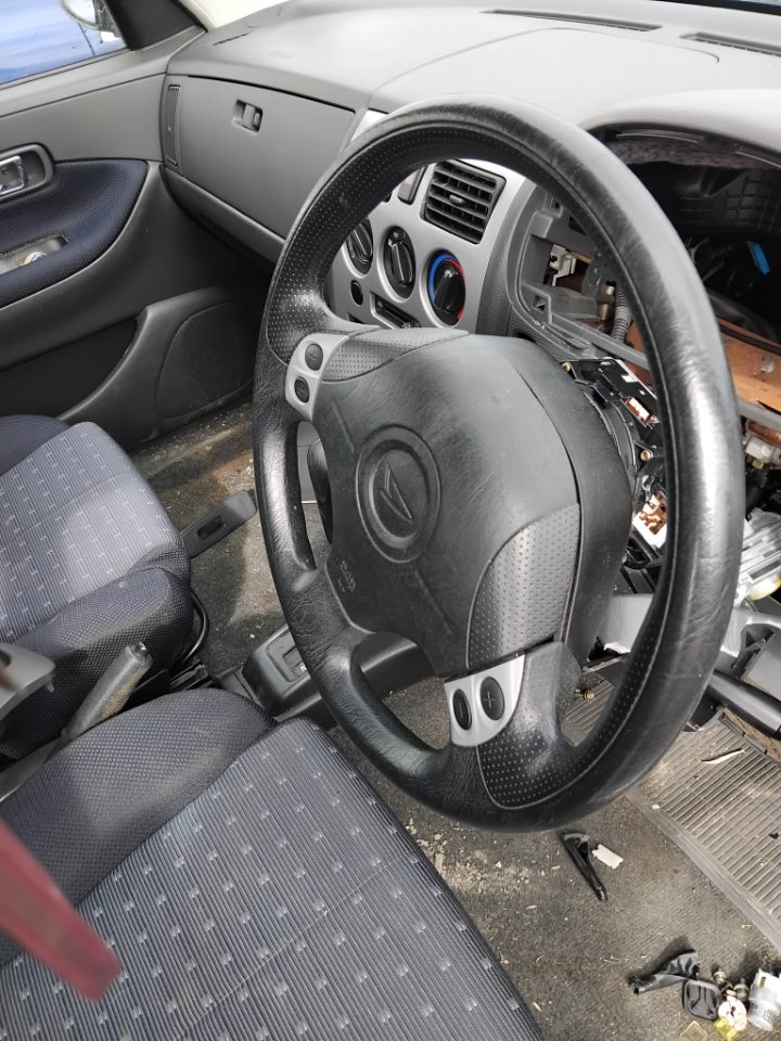 Genuine Airbag Drivers Daihatsu Sirion Storia YRV 1998-2005 Used