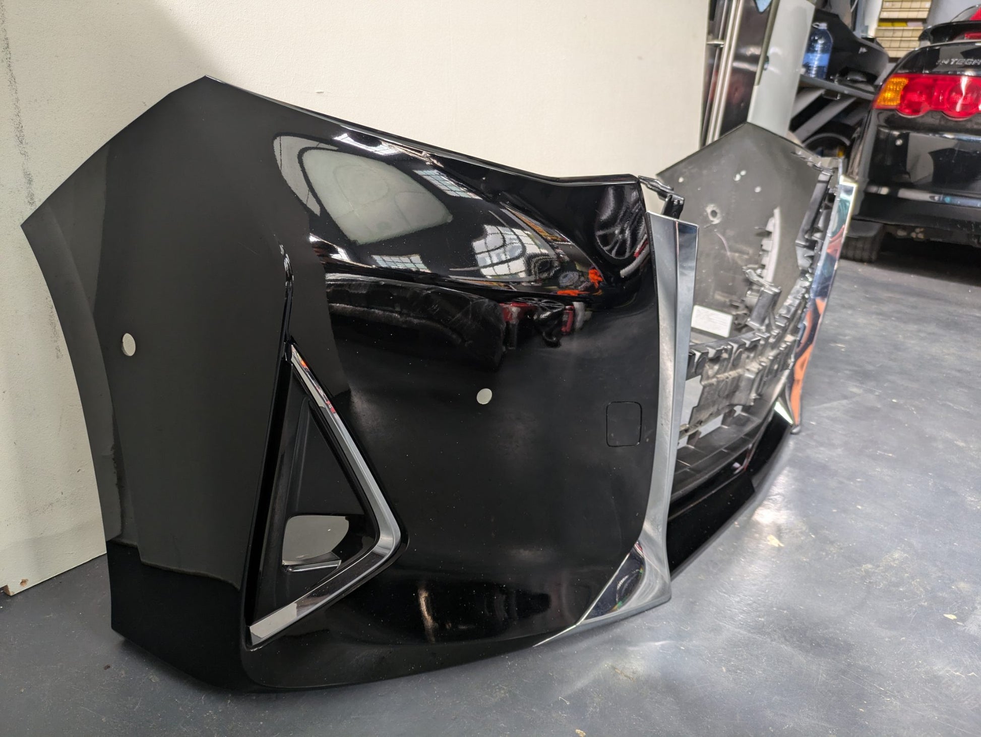 Genuine Front Bumper Toyota Alphard AH30 H30W FL 2018 - 2023 Used