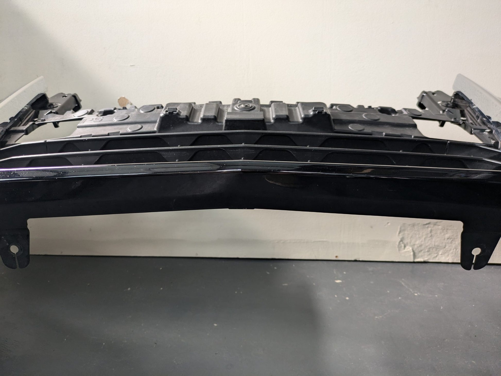 Genuine Front Bumper Toyota Alphard AH30 H30W FL 2018 - 2023 Used