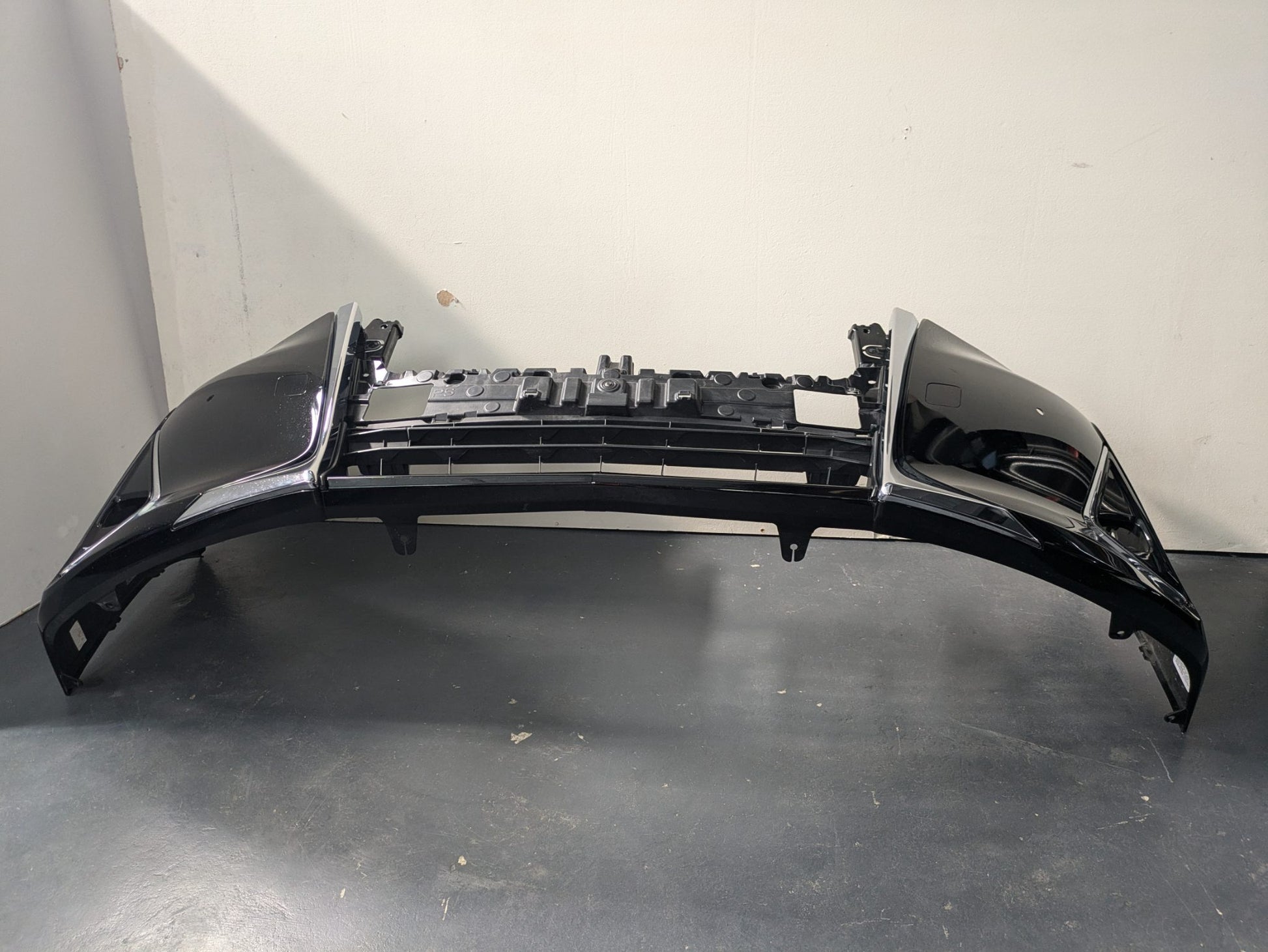 Genuine Front Bumper Toyota Alphard AH30 H30W FL 2018 - 2023 Used