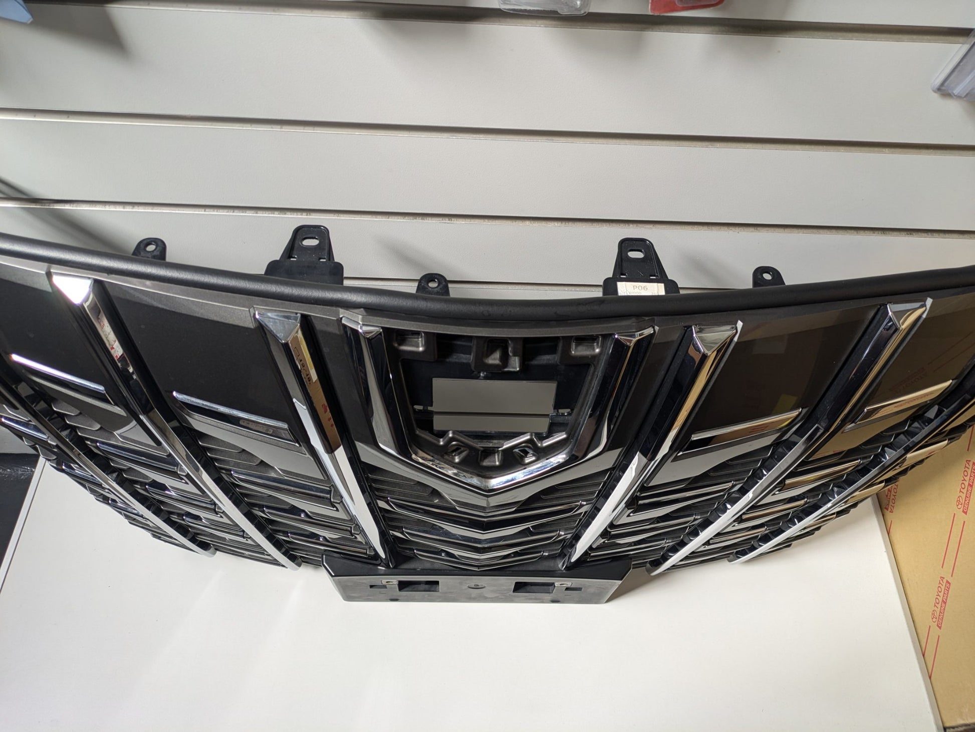 Genuine Front Bumper Grill Toyota Alphard AH30 H30W FL 2018 - 2023 Used