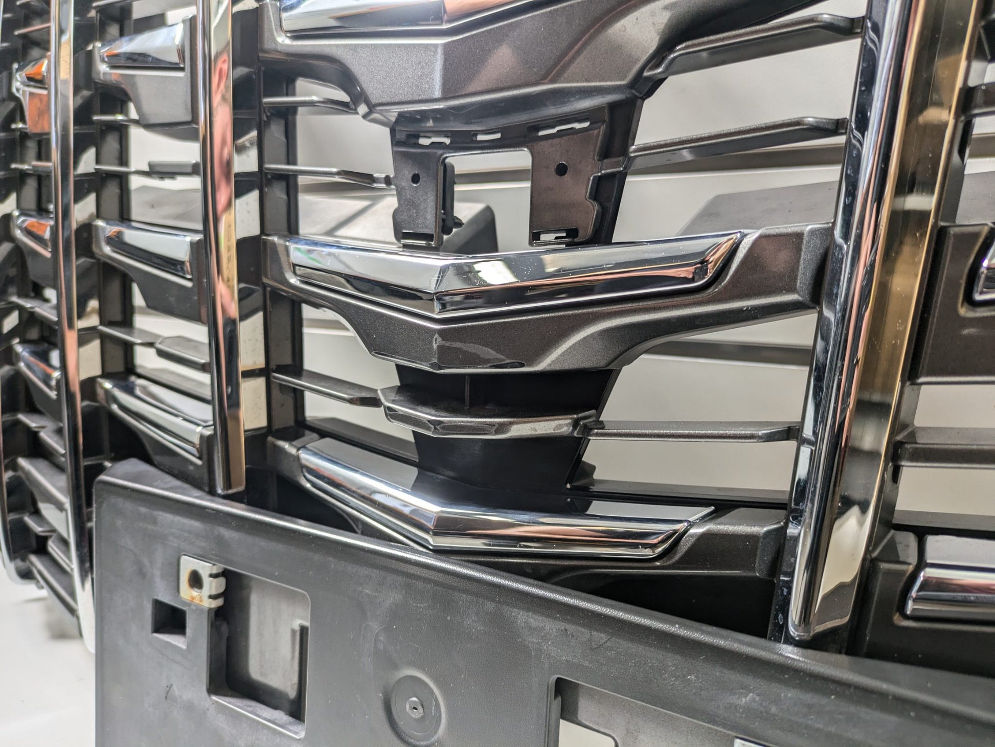 Genuine Front Bumper Grill Toyota Alphard AH30 H30W FL 2018 - 2023 Used