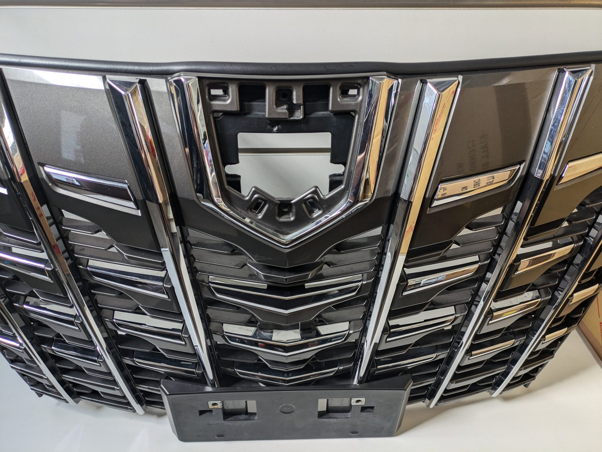 Genuine Front Bumper Grill Toyota Alphard AH30 H30W FL 2018 - 2023 Used