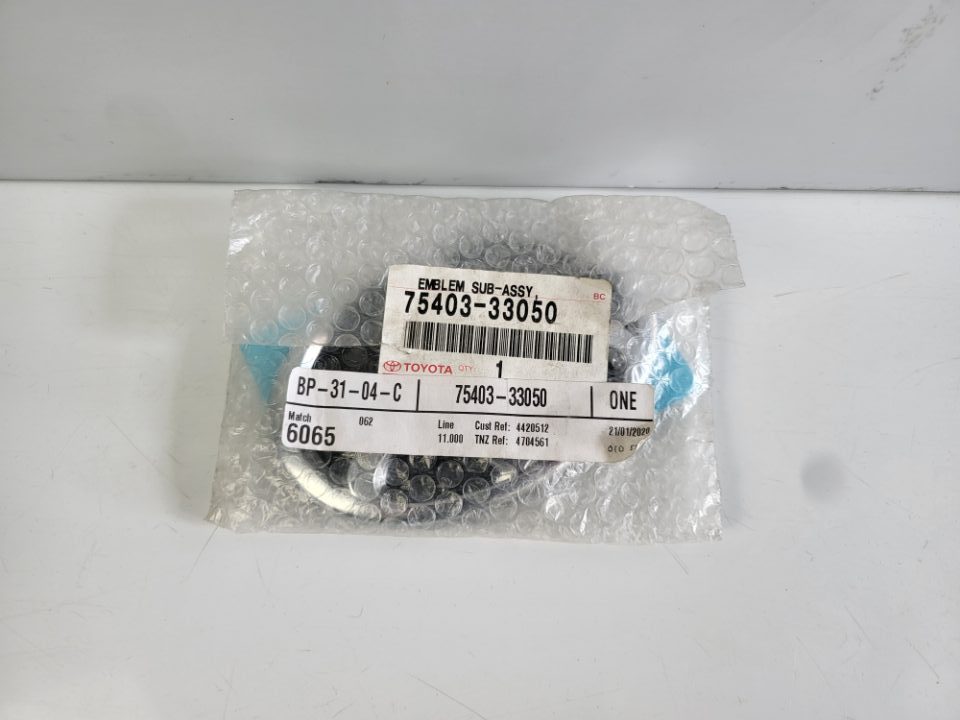 Genuine Rear Boot Badge Toyota Camry Aurion XV50 2011 - 2014 NEW 2011 2012 2013 2014