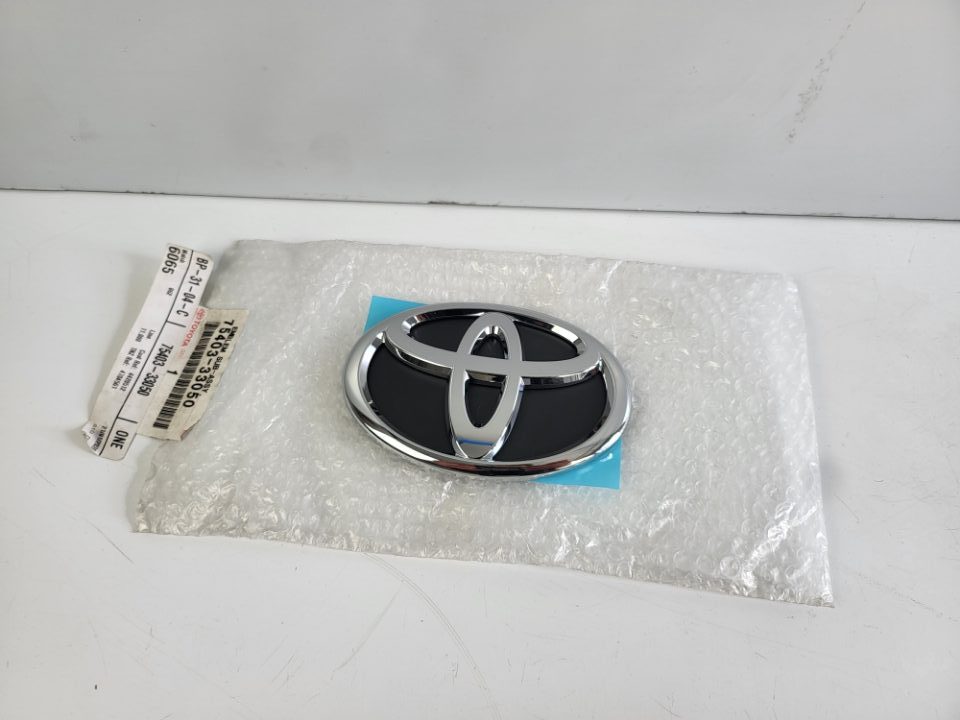 Genuine Rear Boot Badge Toyota Camry Aurion XV50 2011 - 2014 NEW 2011 2012 2013 2014