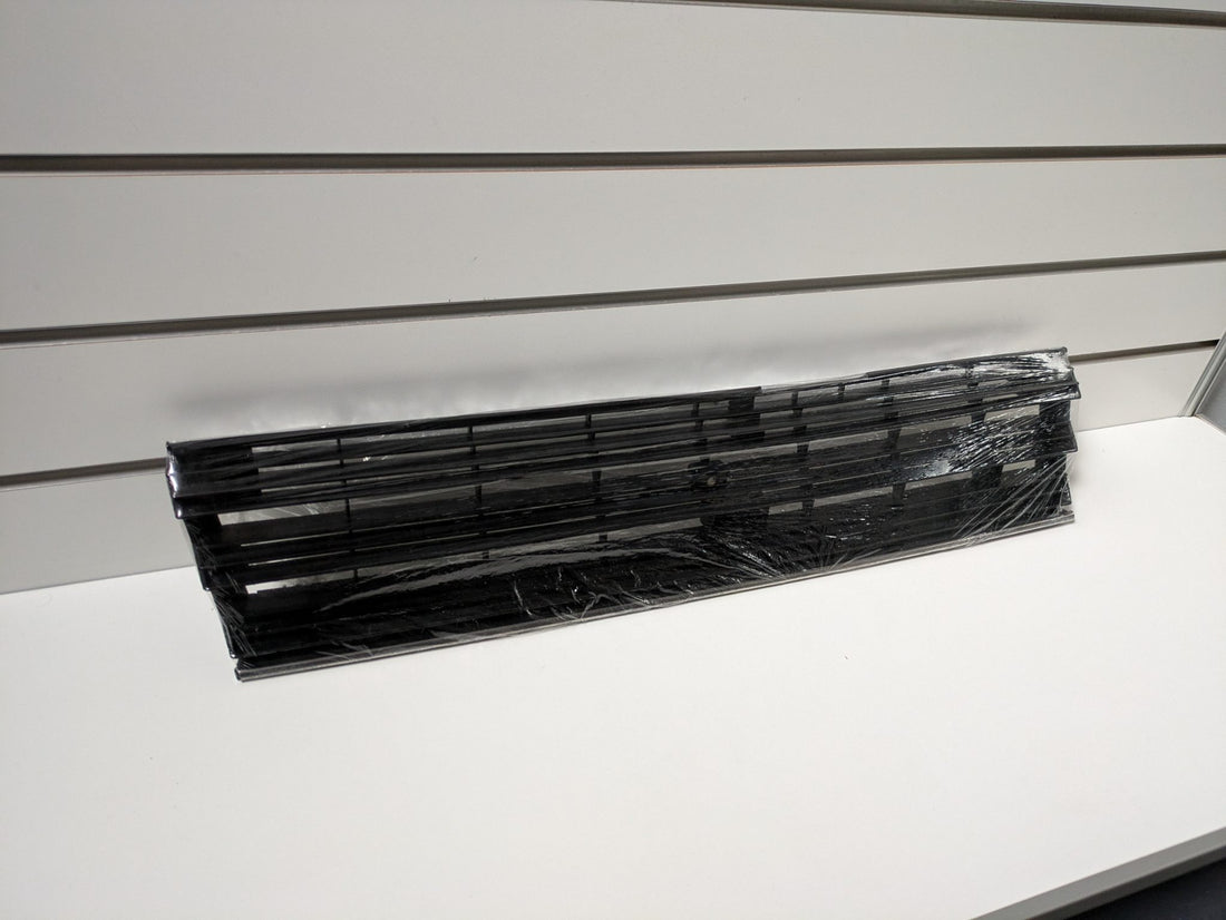 Genuine Front Bumper Grill Toyota Corolla KE70 KE72 1980s Used
