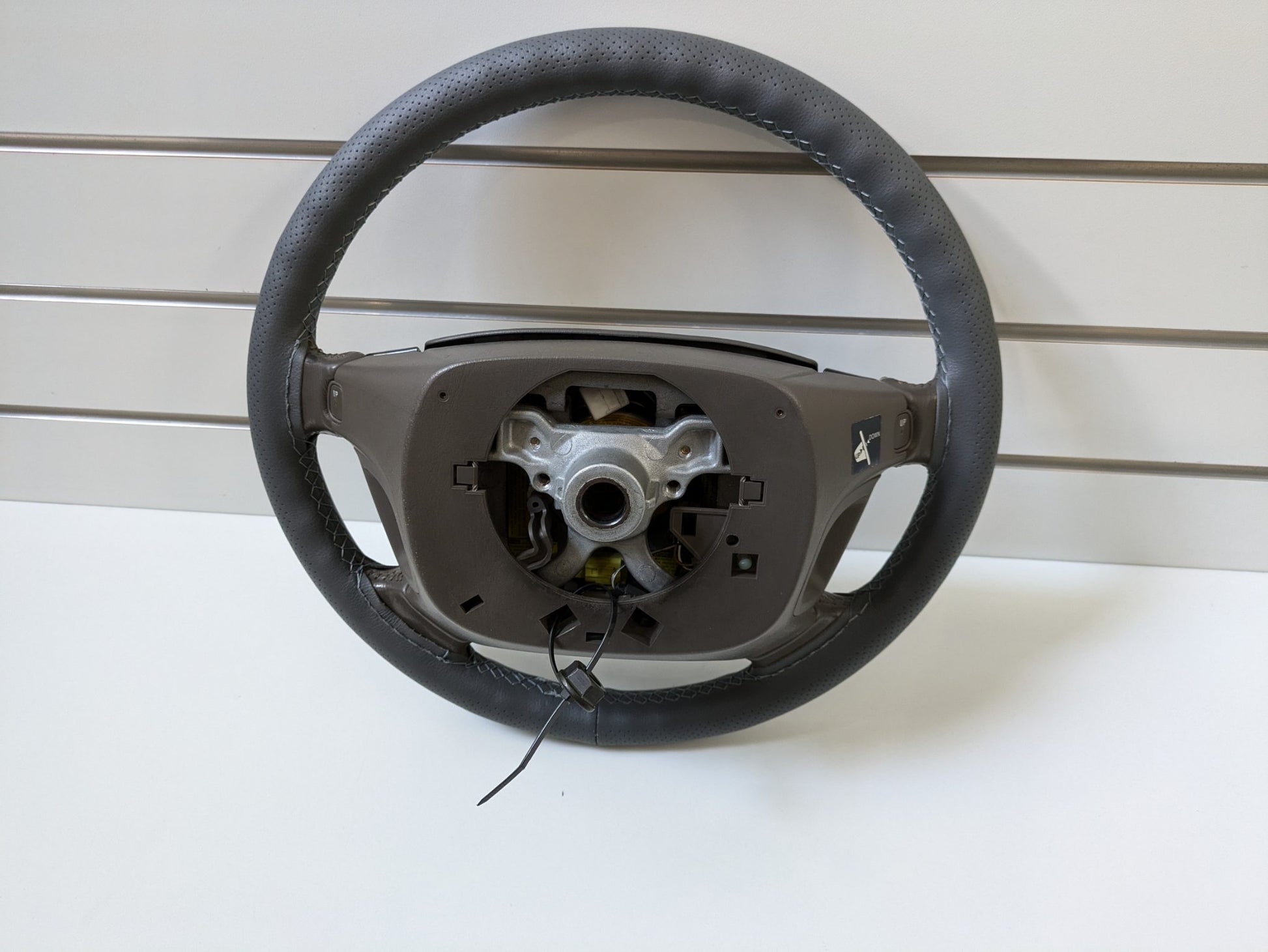 Genuine Steering Wheel & Airbag Toyota Crown Athlete S170 1999 - 2003 Used