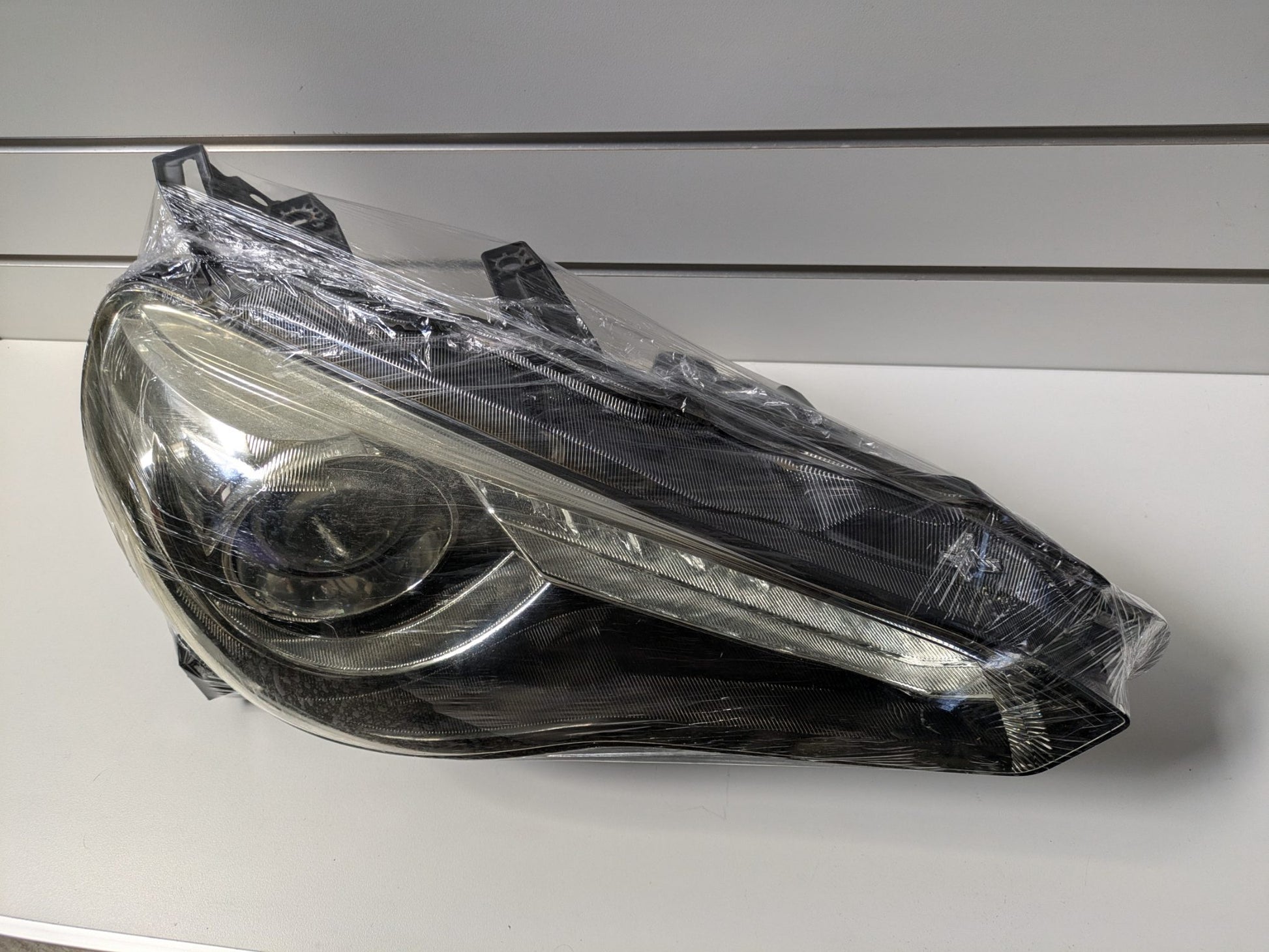 Genuine RH Headlight Toyota Gt-86 ZN6/ZC6 2012 - 2016 Used