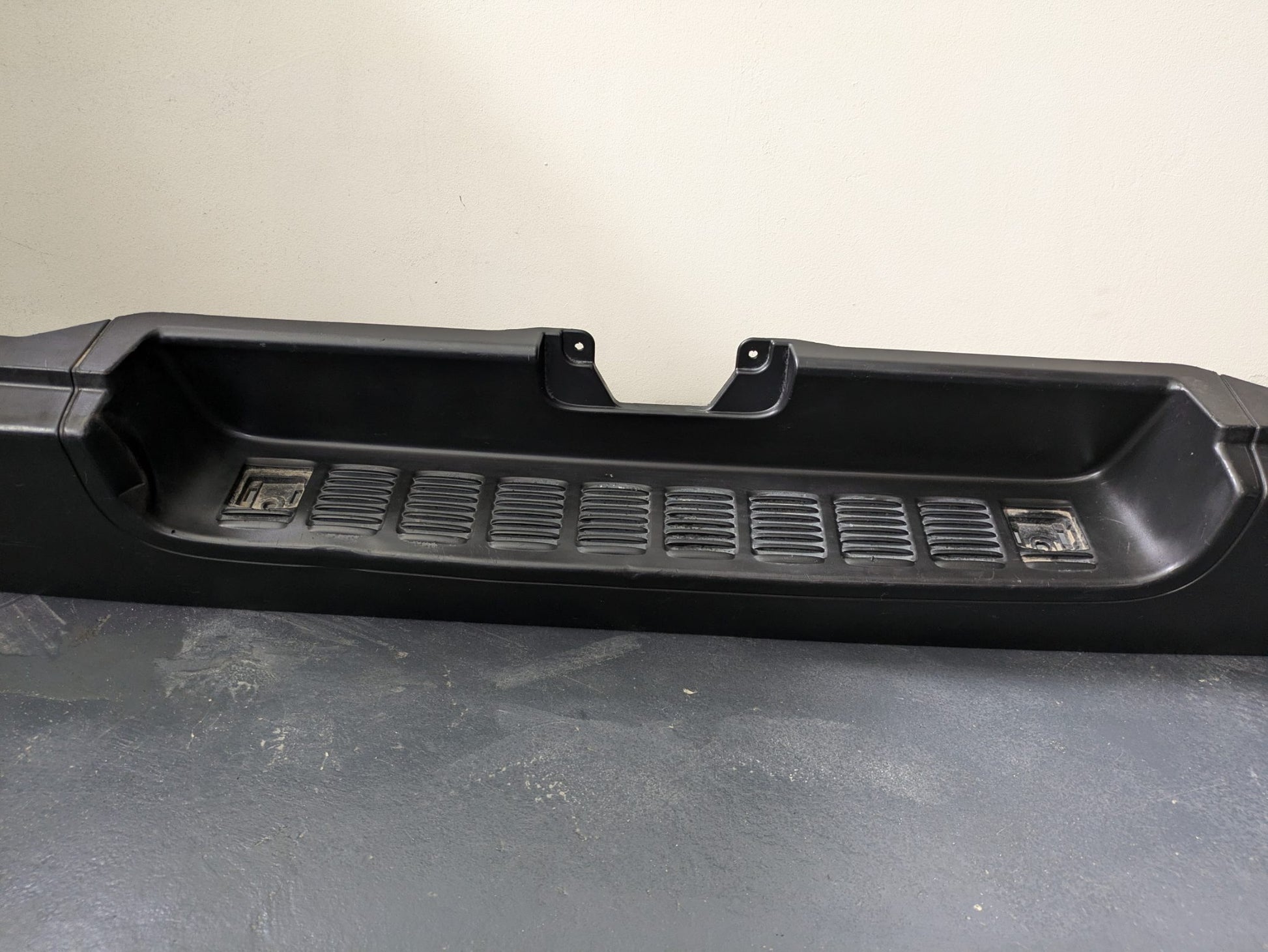Genuine Rear Bumper Toyota Hiace H200 Narrowbody 2005 - 2013 Used