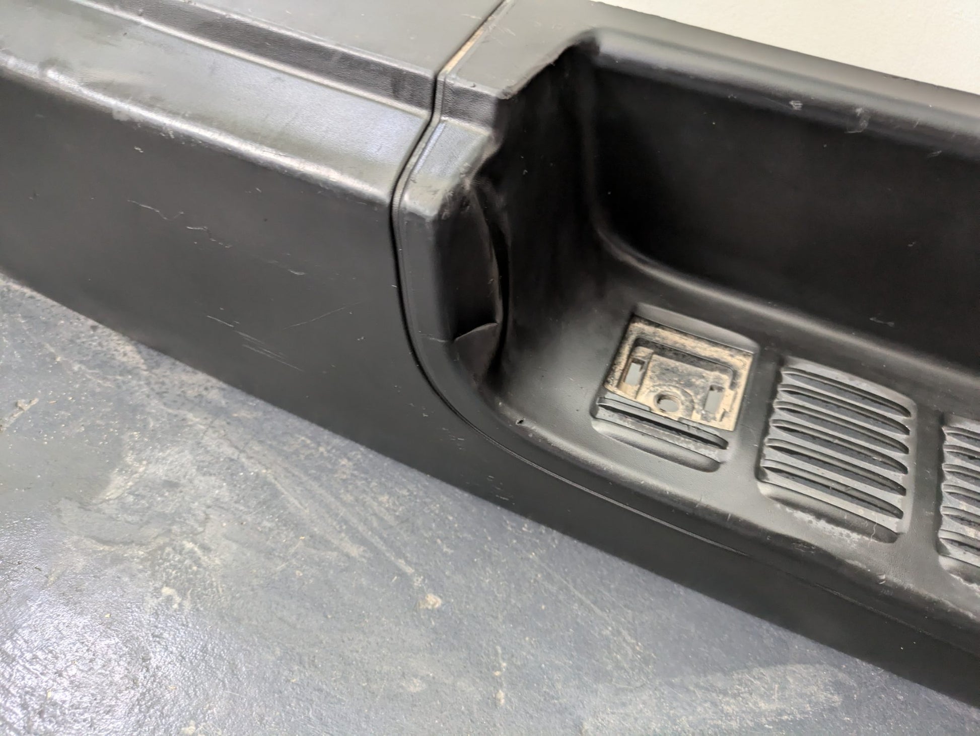 Genuine Rear Bumper Toyota Hiace H200 Narrowbody 2005 - 2013 Used