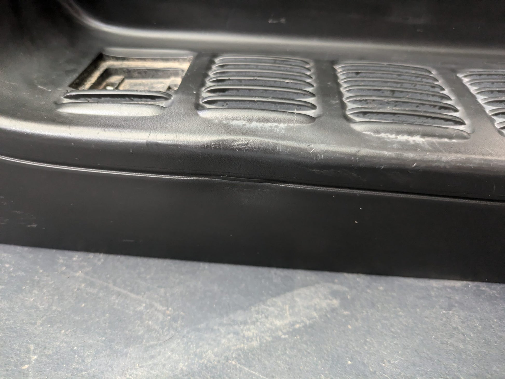 Genuine Rear Bumper Toyota Hiace H200 Narrowbody 2005 - 2013 Used