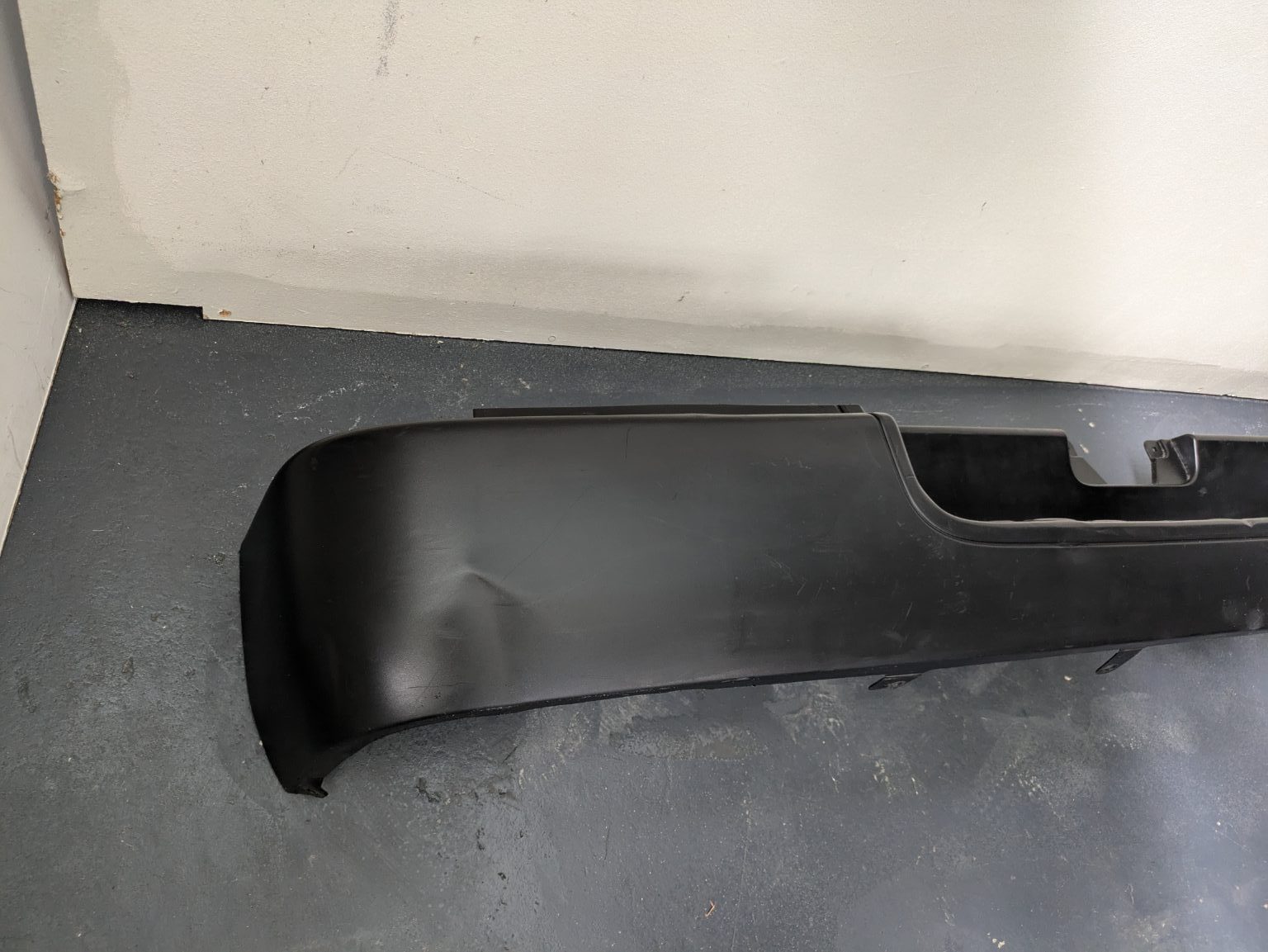 Genuine Rear Bumper Toyota Hiace H200 Narrowbody 2005 - 2013 Used