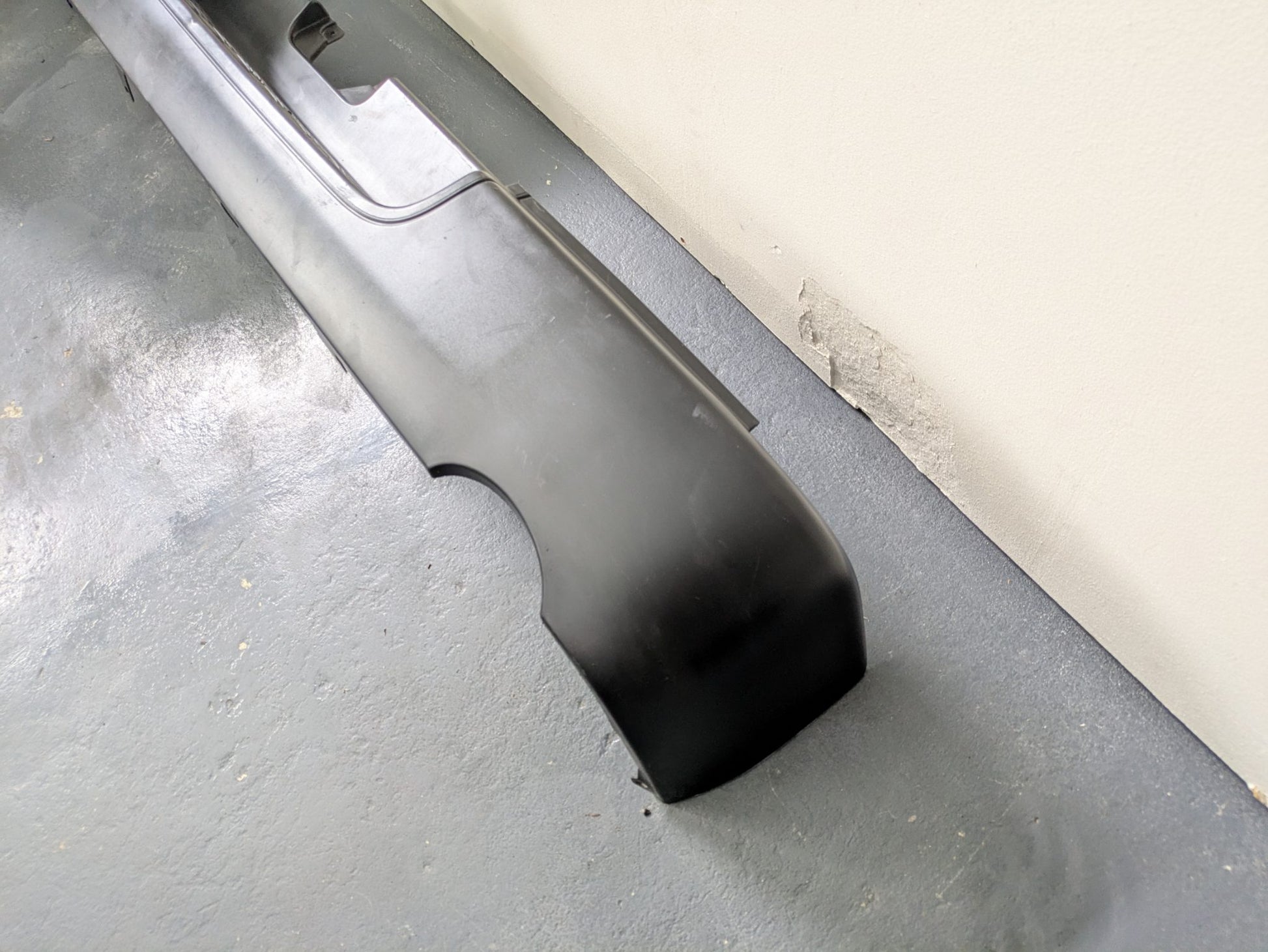 Genuine Rear Bumper Toyota Hiace H200 Narrowbody 2005 - 2013 Used