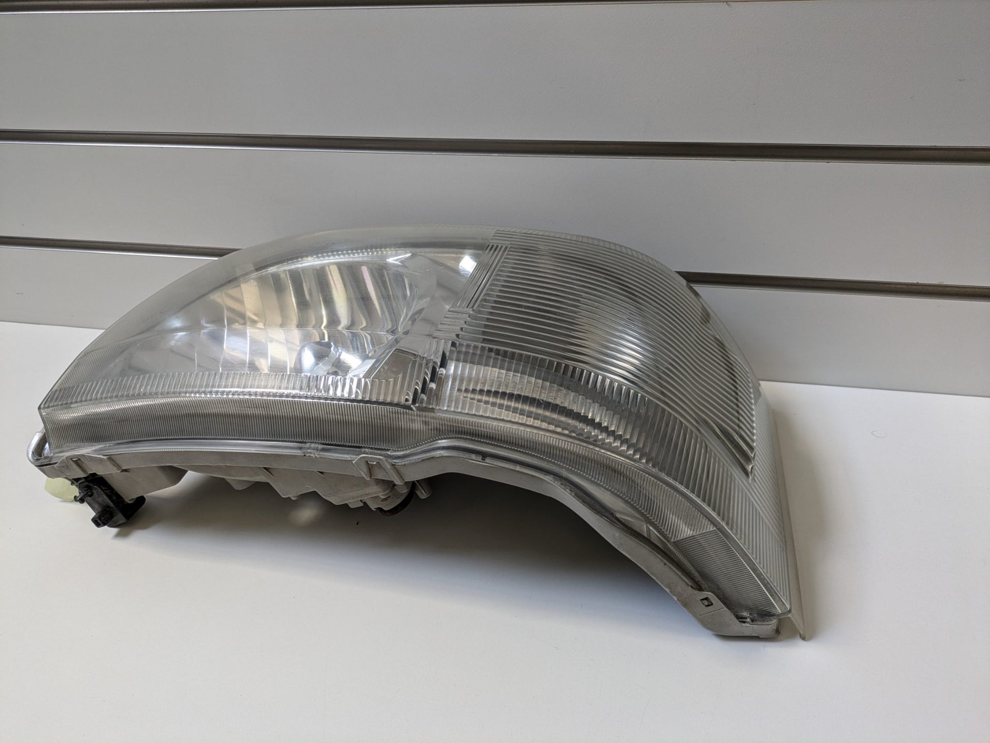 Genuine LH Headlight Toyota Hiace H200 Pre Facelift 2004 - 2010 Used