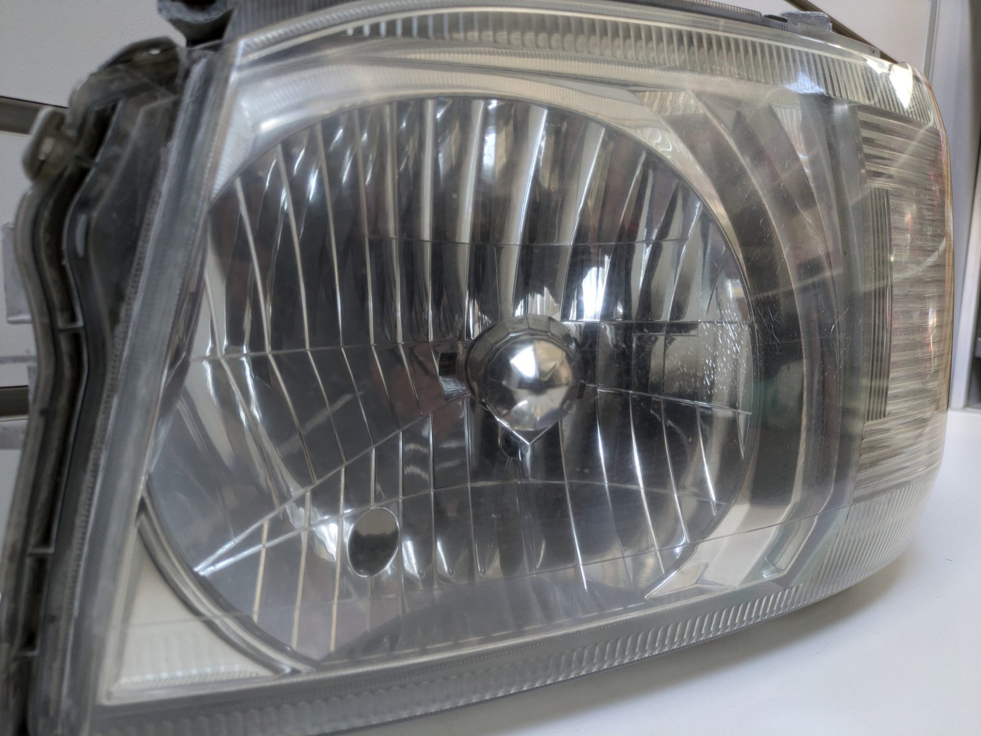 Genuine LH Headlight Toyota Hiace H200 Pre Facelift 2004 - 2010 Used