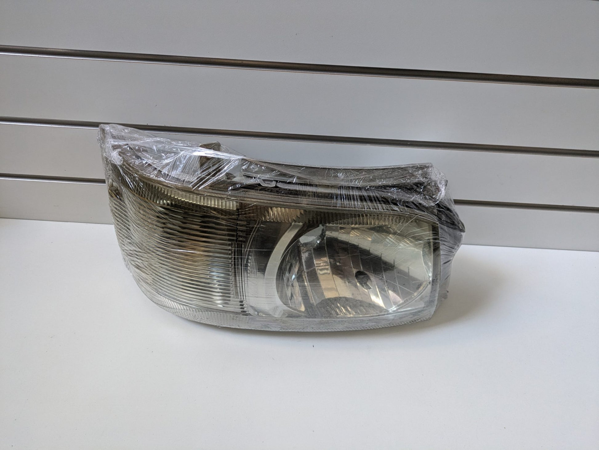 Genuine RH Headlight Toyota Hiace H200 Pre Facelift 2004 - 2010 Used