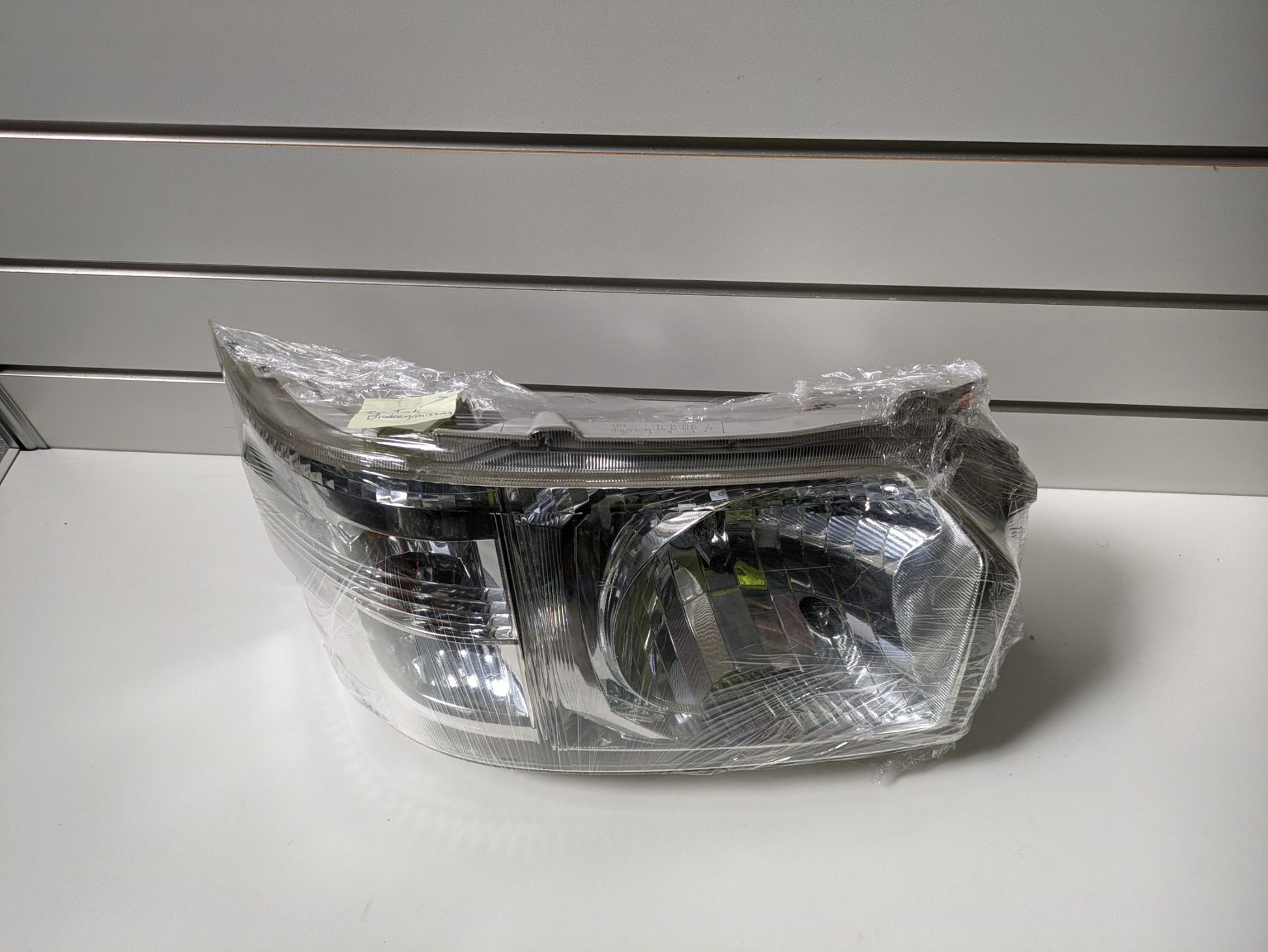 Genuine RH Headlight Toyota Hiace H200 Second Facelift 2013 - 2024 Used