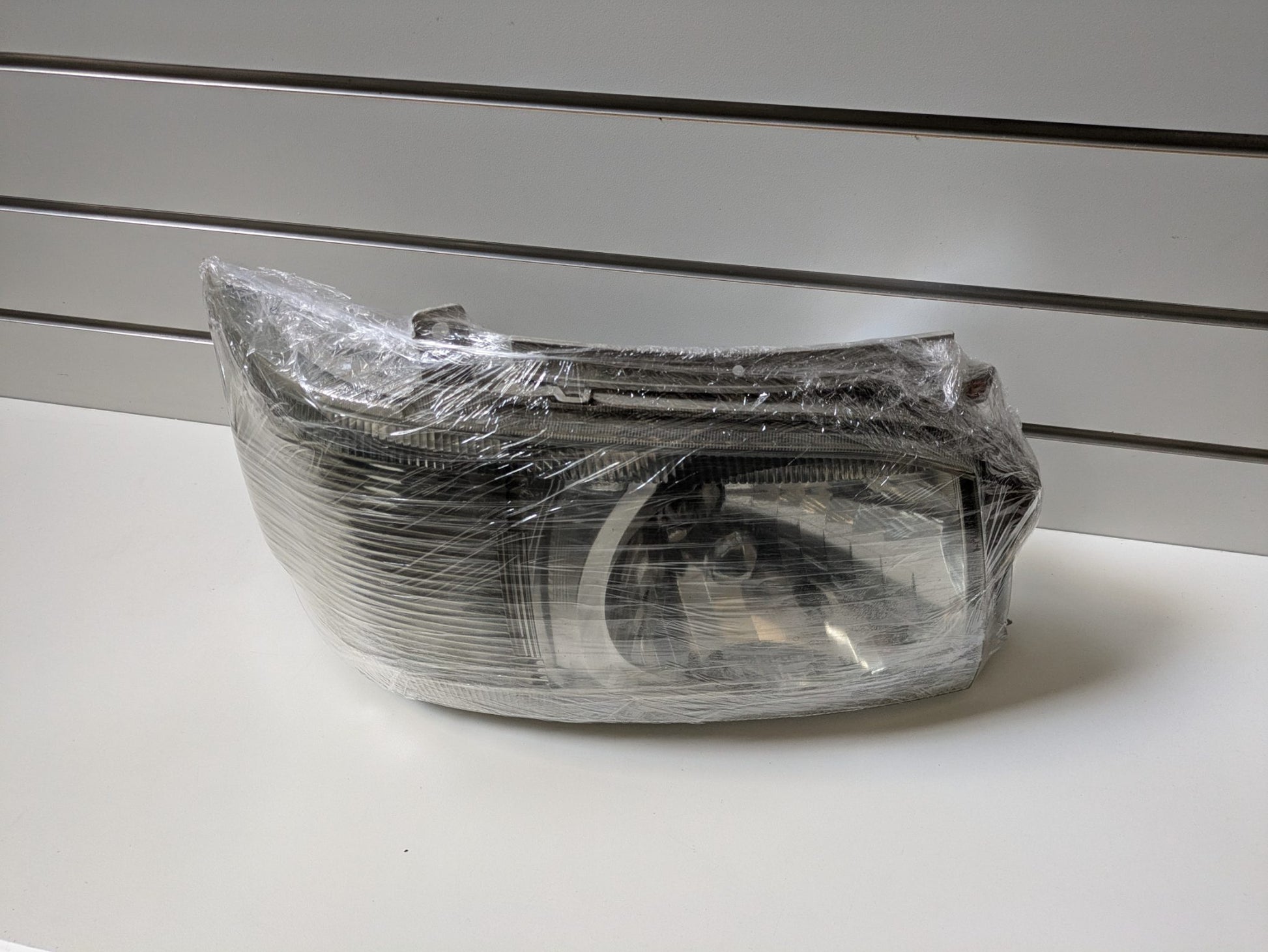 Genuine RH Headlight Toyota Hiace H200 Pre Facelift 2004 - 2010 Used