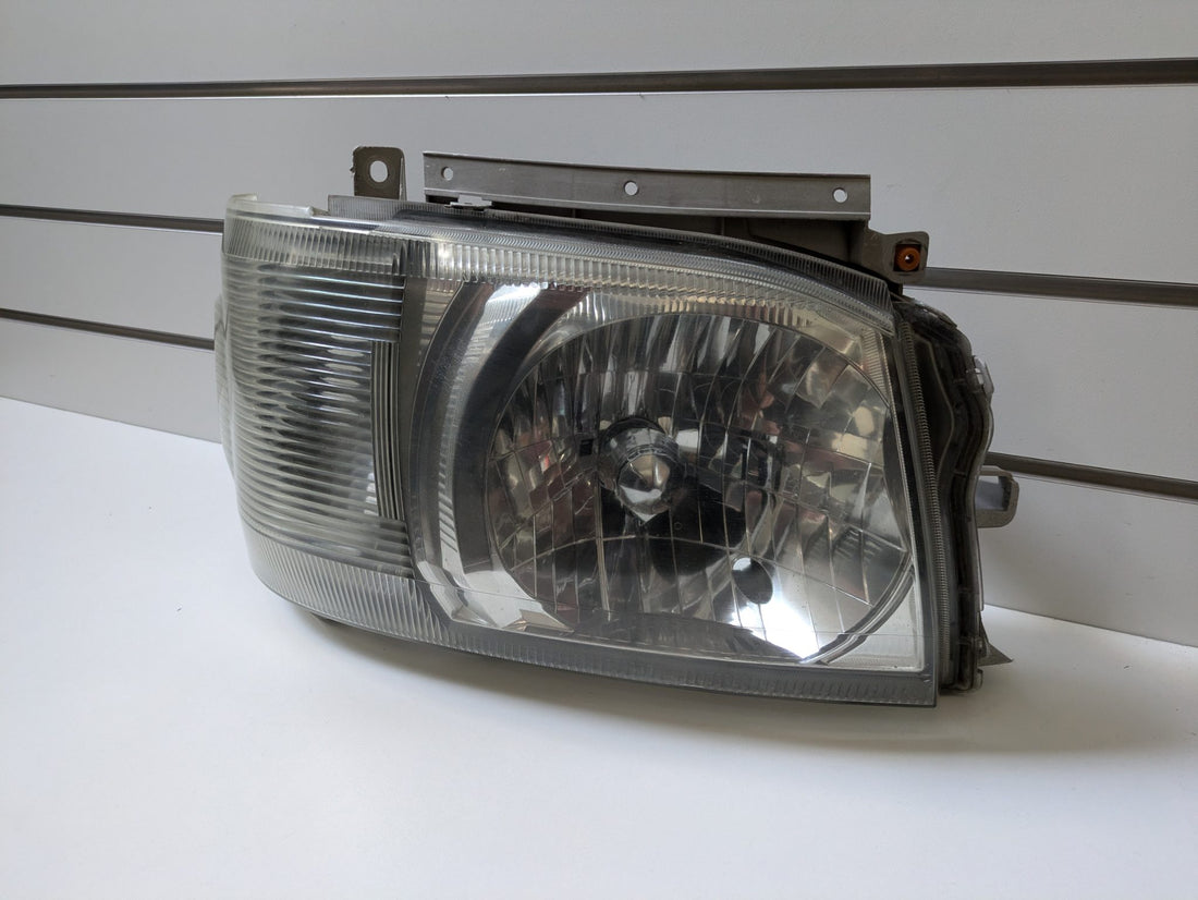 Genuine RH Headlight Toyota Hiace H200 Pre Facelift 2004 - 2010 Used