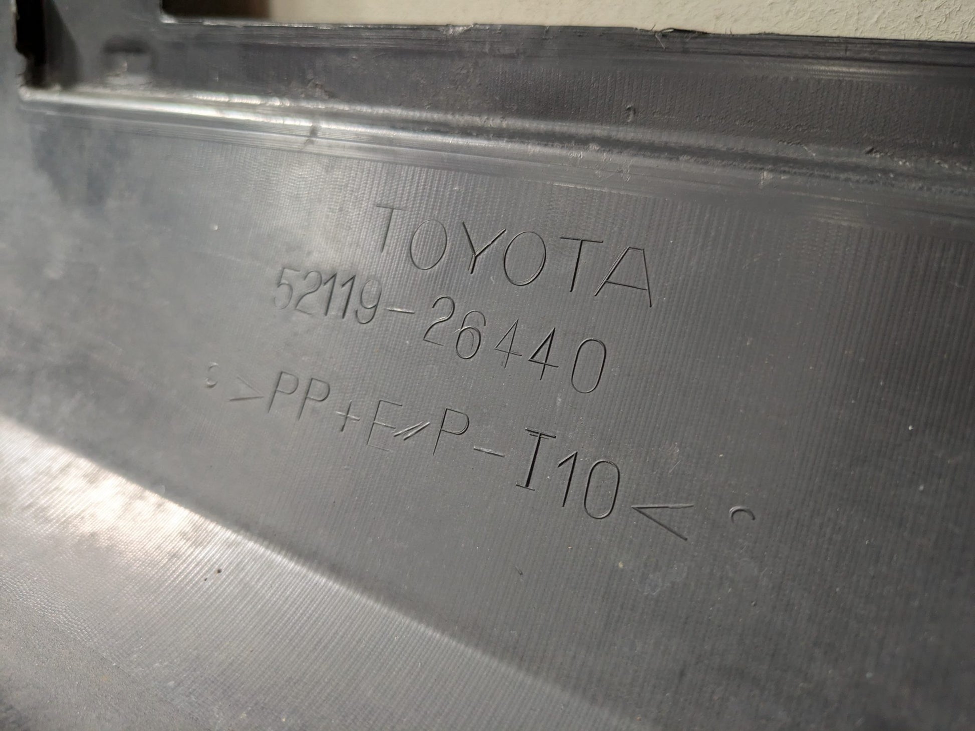 Genuine Front Bumper Toyota Hiace Narrowbody H200 2005 - 2010 Used