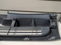Genuine Front Grill Toyota Hiace Narrow body H200 2005 - 2008 Used