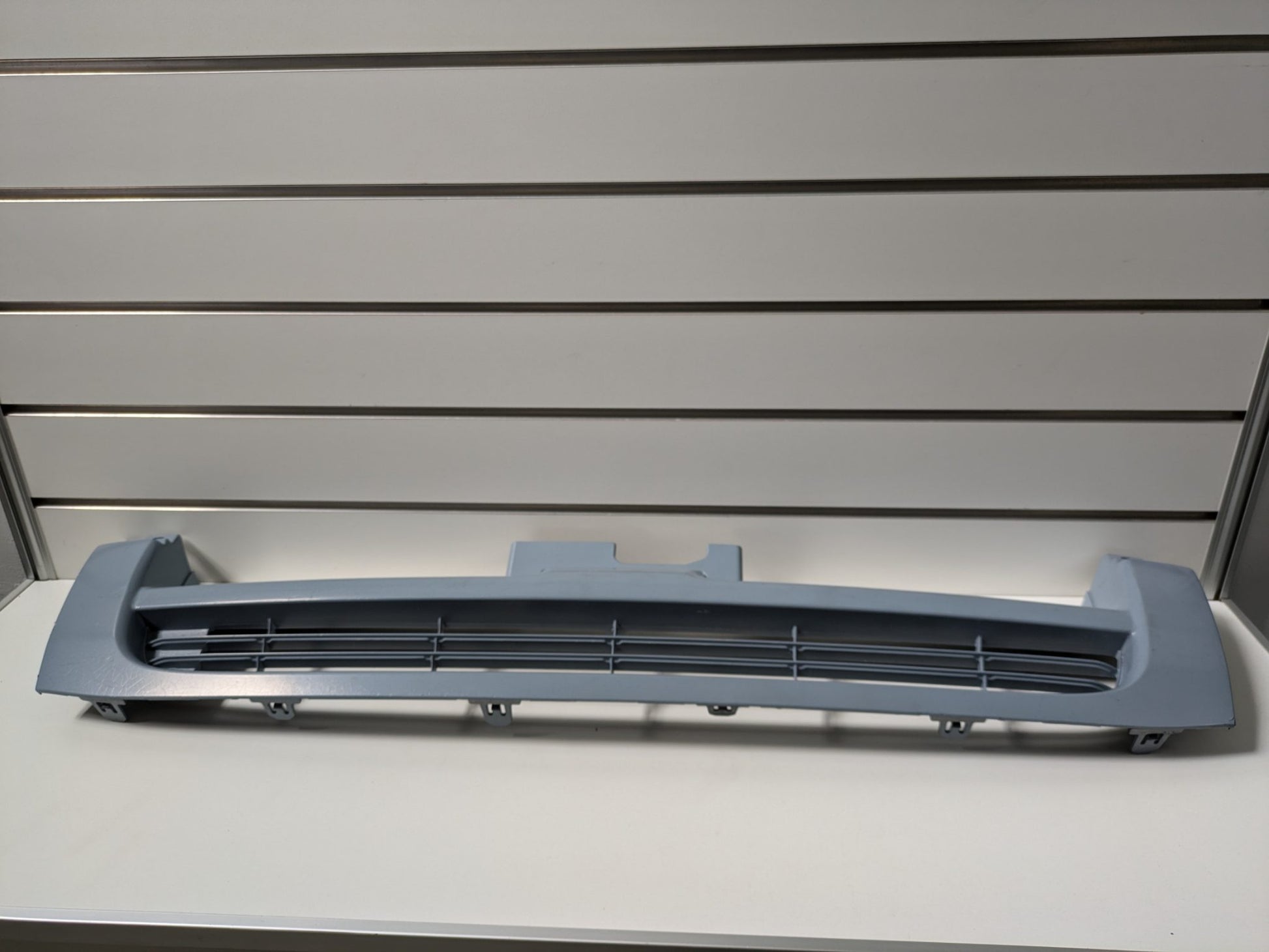 Genuine Front Grill Toyota Hiace Narrow body H200 2005 - 2008 Used