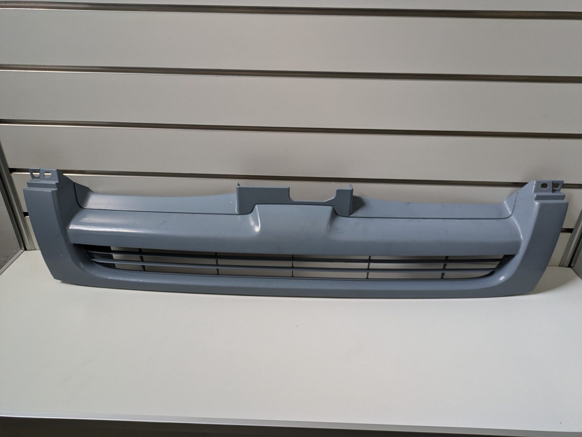 Genuine Front Grill Toyota Hiace Narrow body H200 2005 - 2008 Used