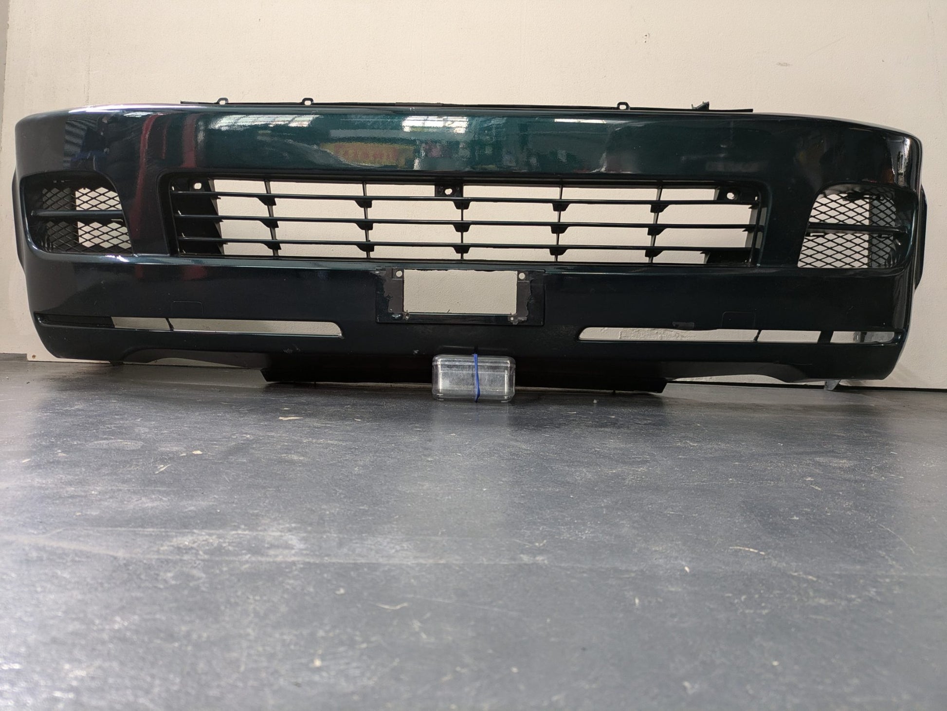 Genuine Front Bumper Toyota Hiace Widebody H200 2005 - 2010 Used
