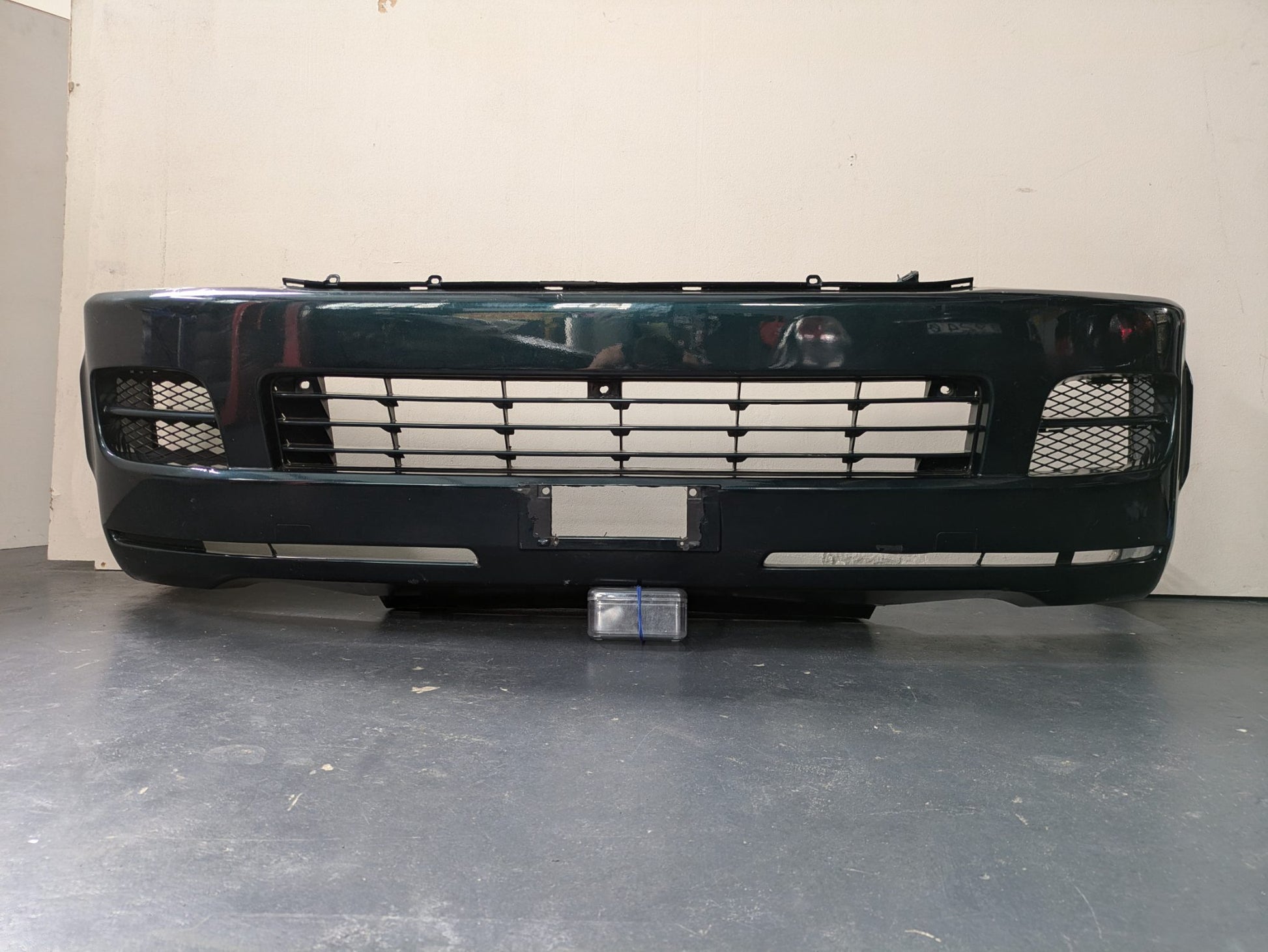 Genuine Front Bumper Toyota Hiace Widebody H200 2005 - 2010 Used