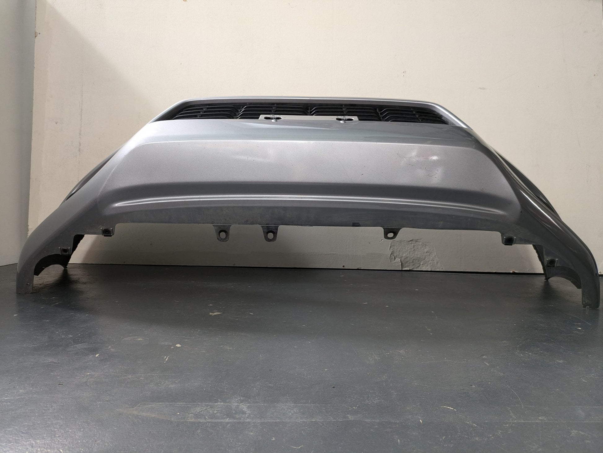 Genuine Front Bumper Toyota Hilux AN110/120/130 2015-2024 Used