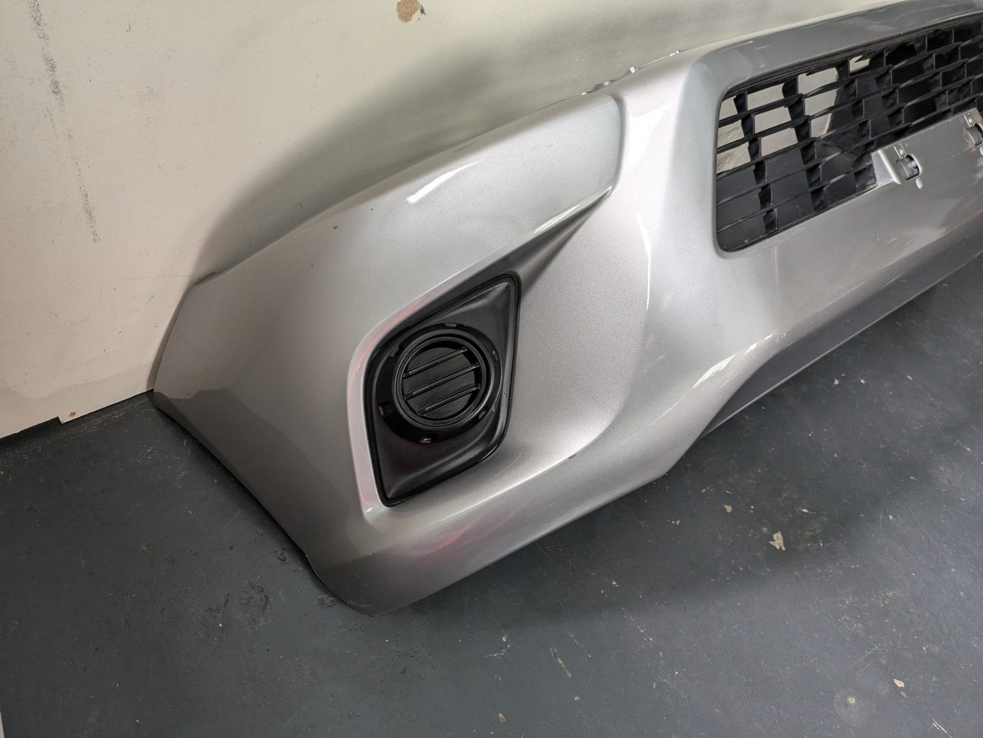 Genuine Front Bumper Toyota Hilux AN110/120/130 2015-2024 Used