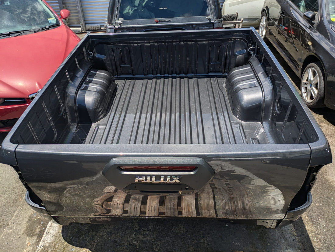 #SOLD# Genuine Wellside Bed Toyota Hilux SR5 AN110/120/130 2nd Facelift 2020-2024 Used