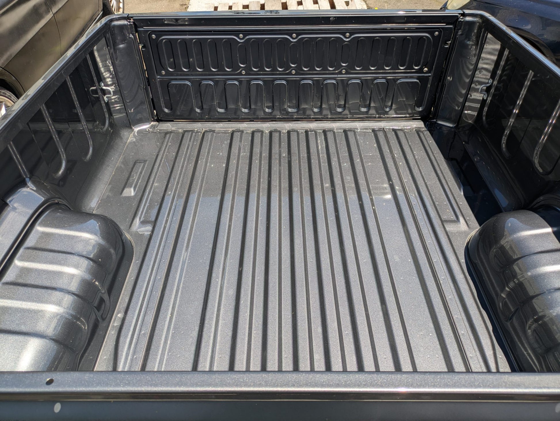 #SOLD# Genuine Wellside Bed Toyota Hilux SR5 AN110/120/130 2nd Facelift 2020-2024 Used