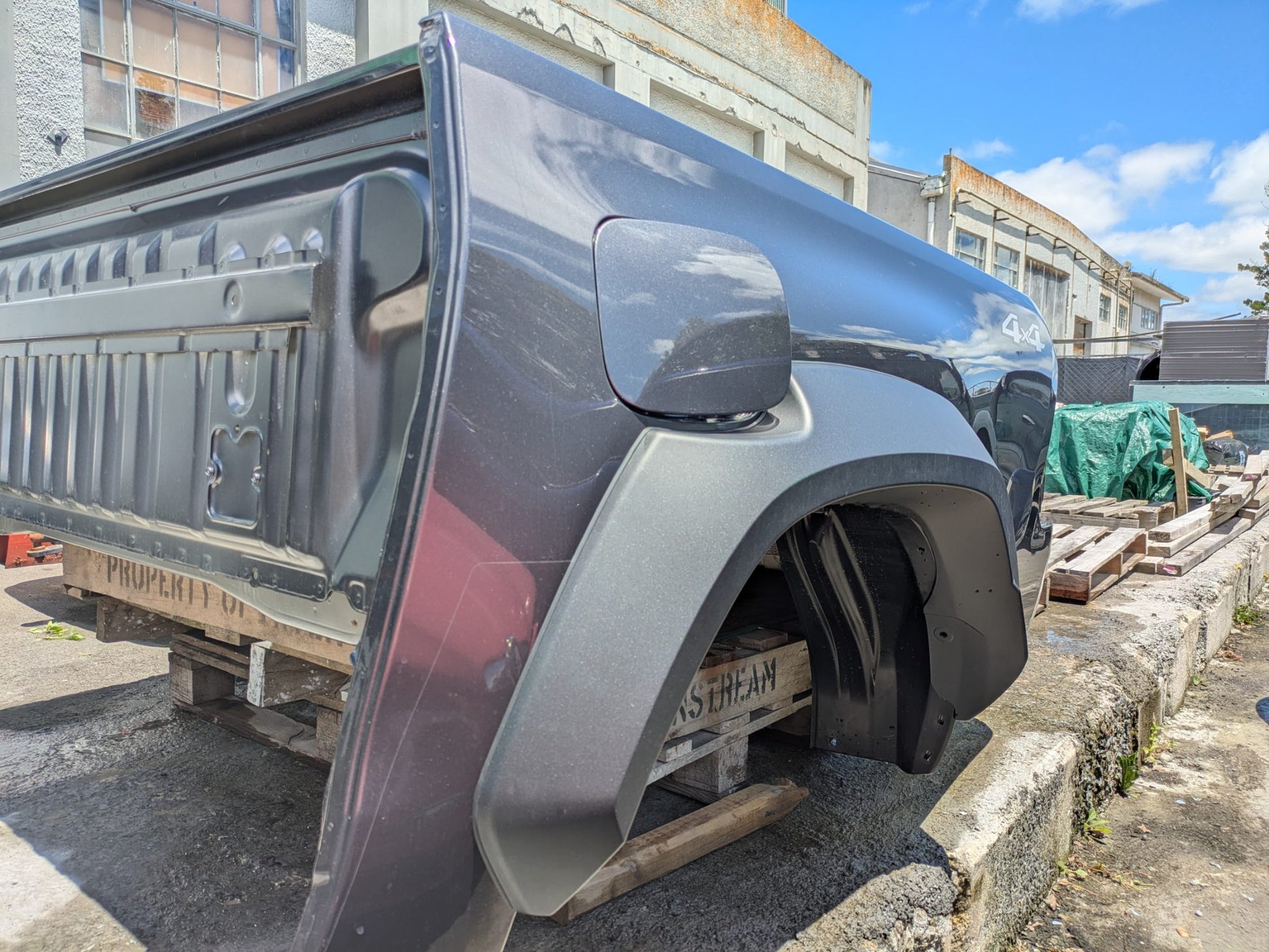 #SOLD# Genuine Wellside Bed Toyota Hilux SR5 AN110/120/130 2nd Facelift 2020-2024 Used