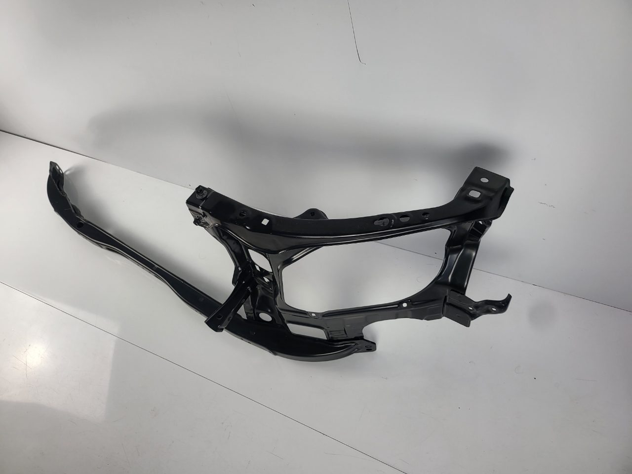 Genuine Radiator Support Toyota Hilux KUN16 KUN26 2005 - 2015 Used